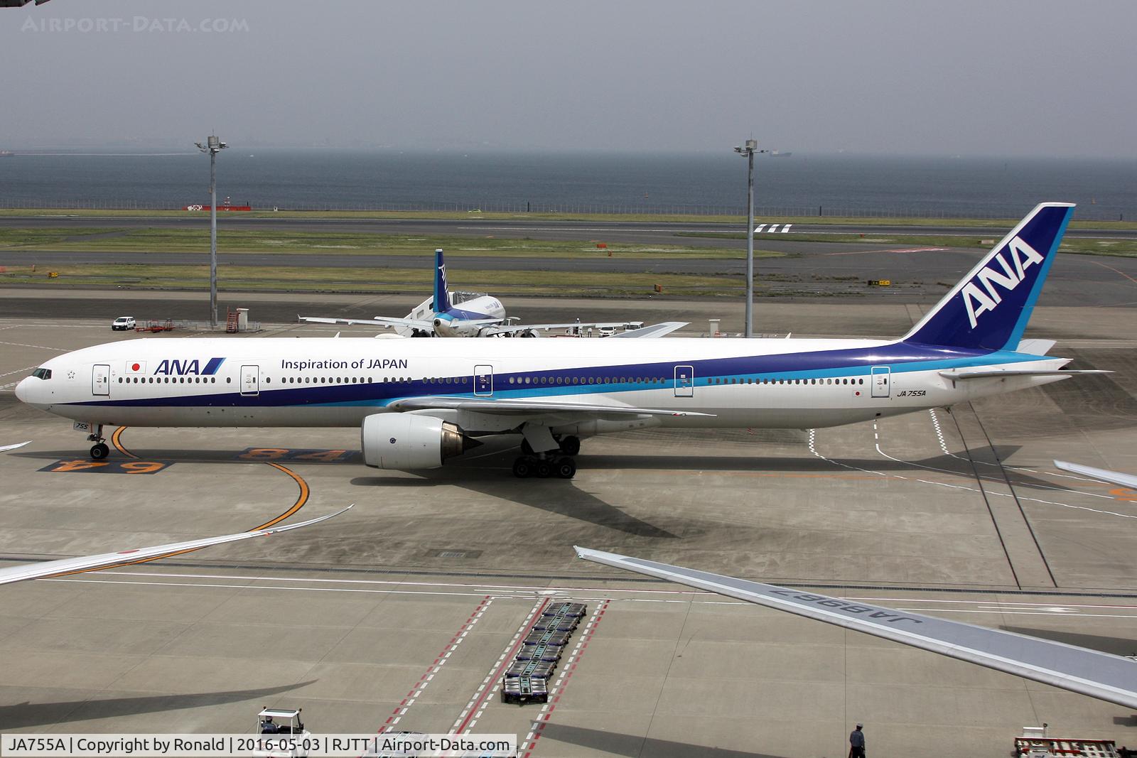JA755A, 1999 Boeing 777-381 C/N 28275, at hnd