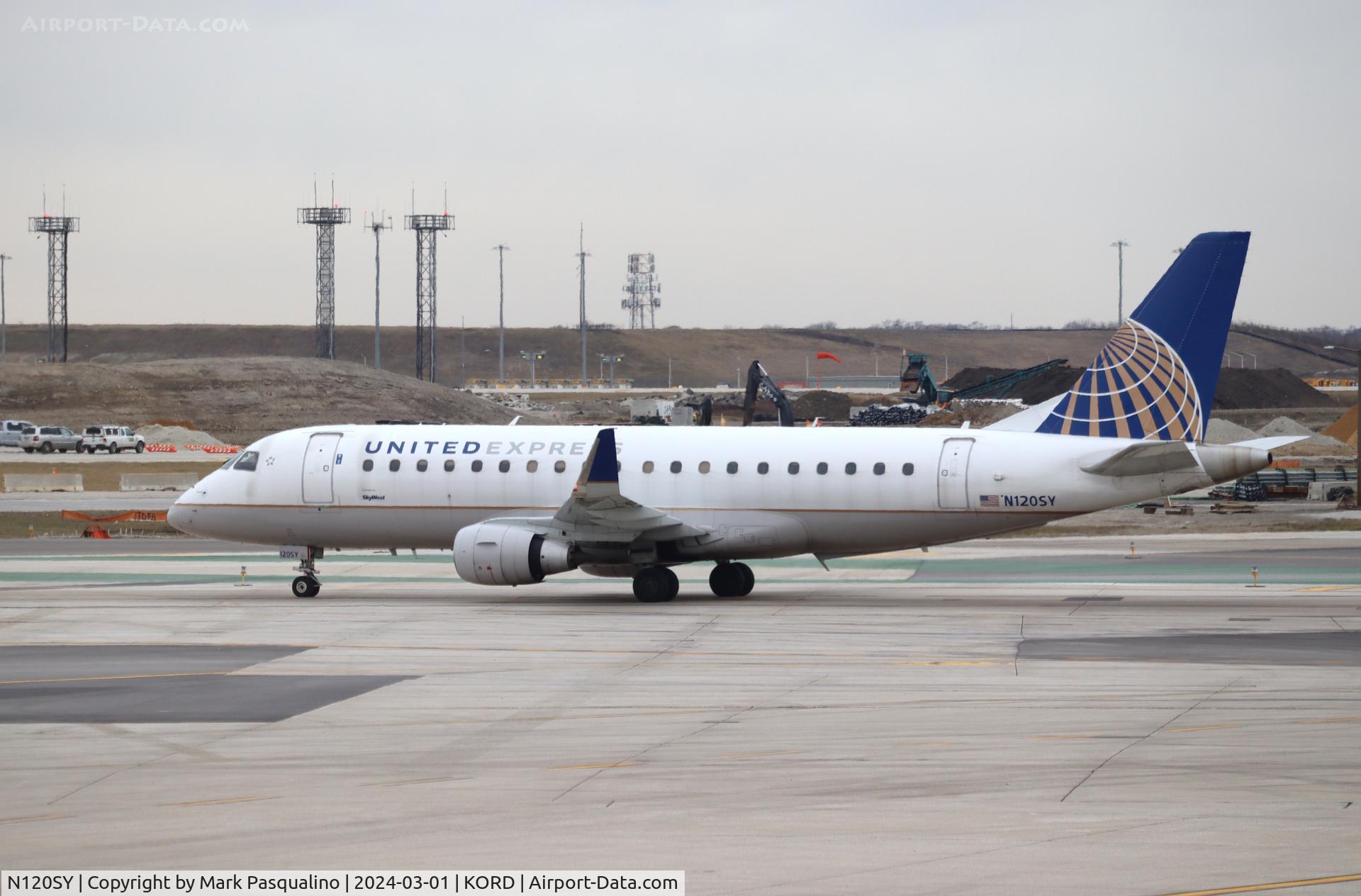 N120SY, 2014 Embraer 175LR (ERJ-170-200LR) C/N 17000425, ERJ-170-200LR