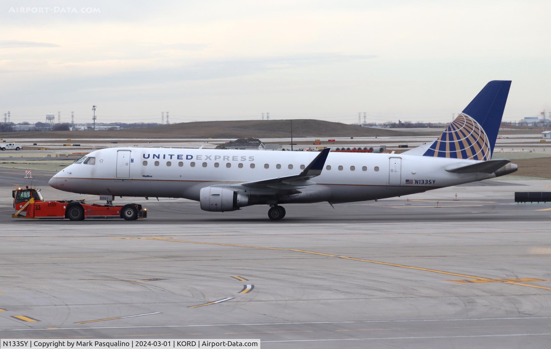 N133SY, 2015 Embraer 175LR (ERJ-170-200LR) C/N 17000452, ERJ-170-200LR