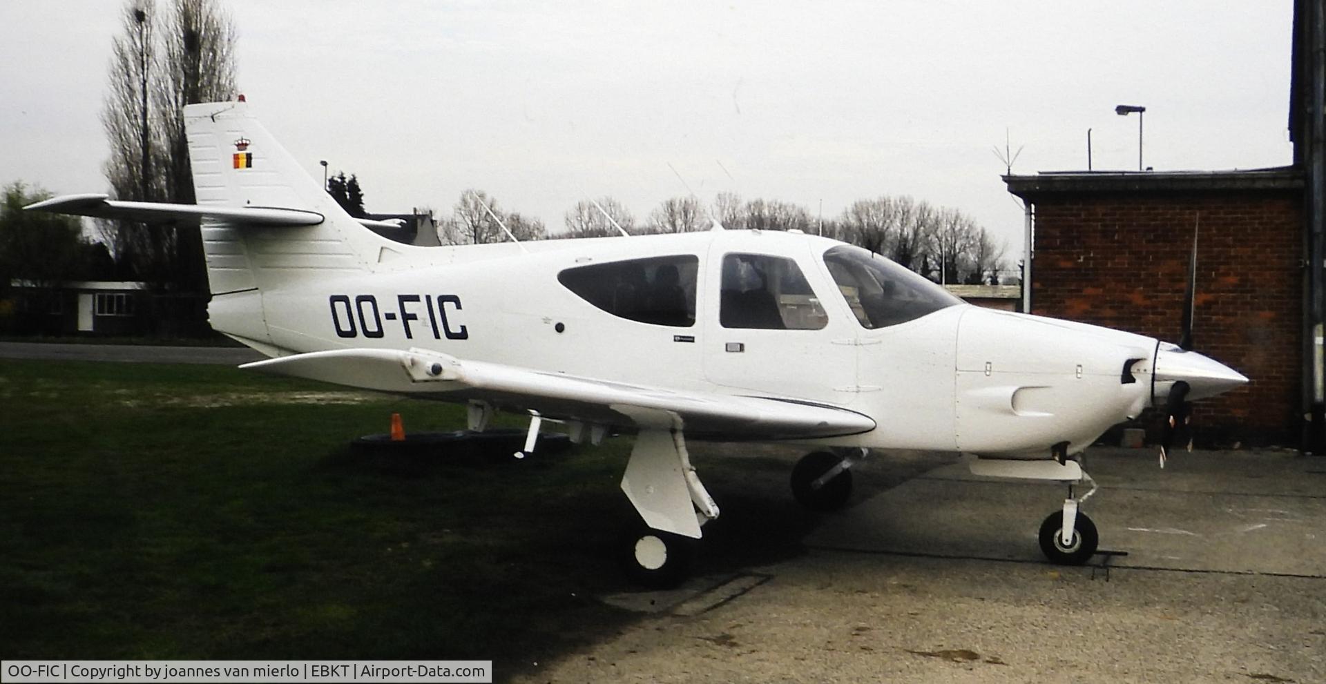 OO-FIC, 1976 Rockwell International 114 Commander C/N 14089, ex-slide