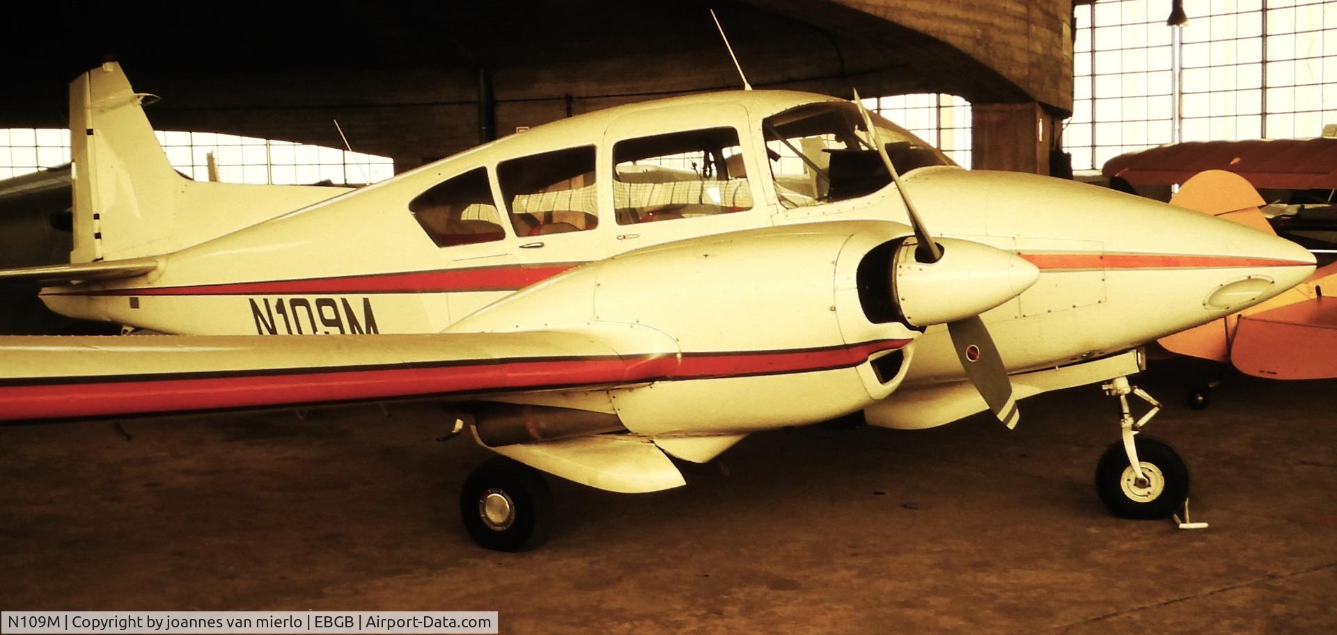 N109M, Piper PA-23-160 Apache C/N 23-1884, ex-slide