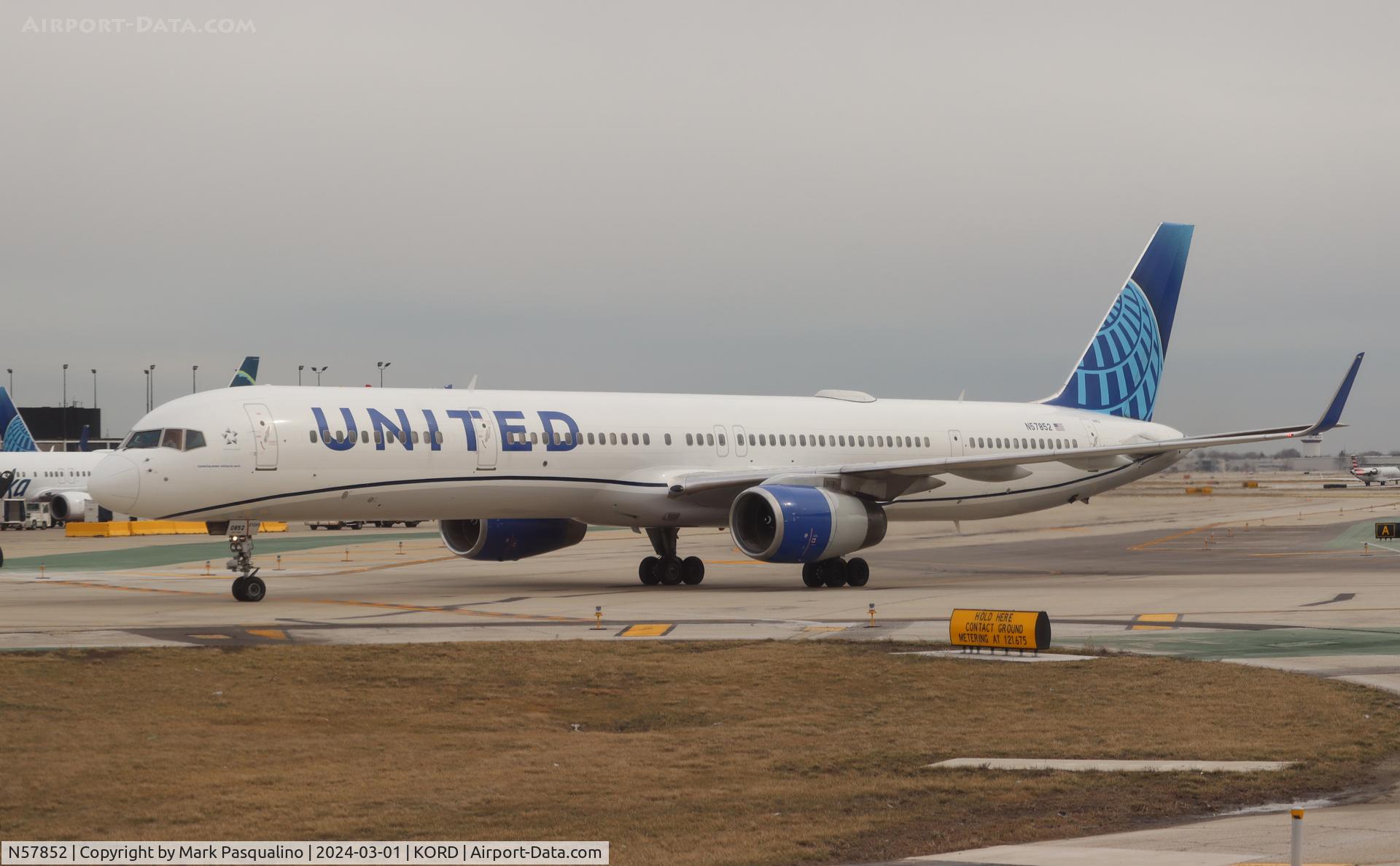 N57852, 2001 Boeing 757-324 C/N 32811, Boeing 757-324