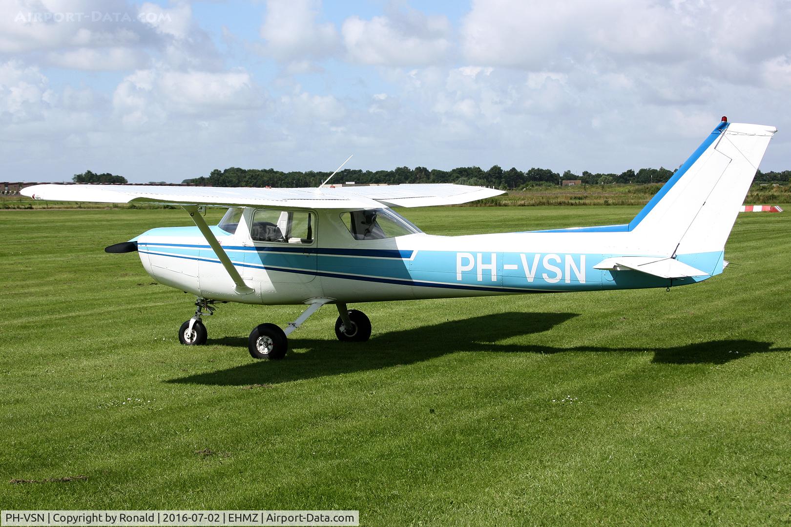 PH-VSN, Reims F152 C/N 1714, at ehmz