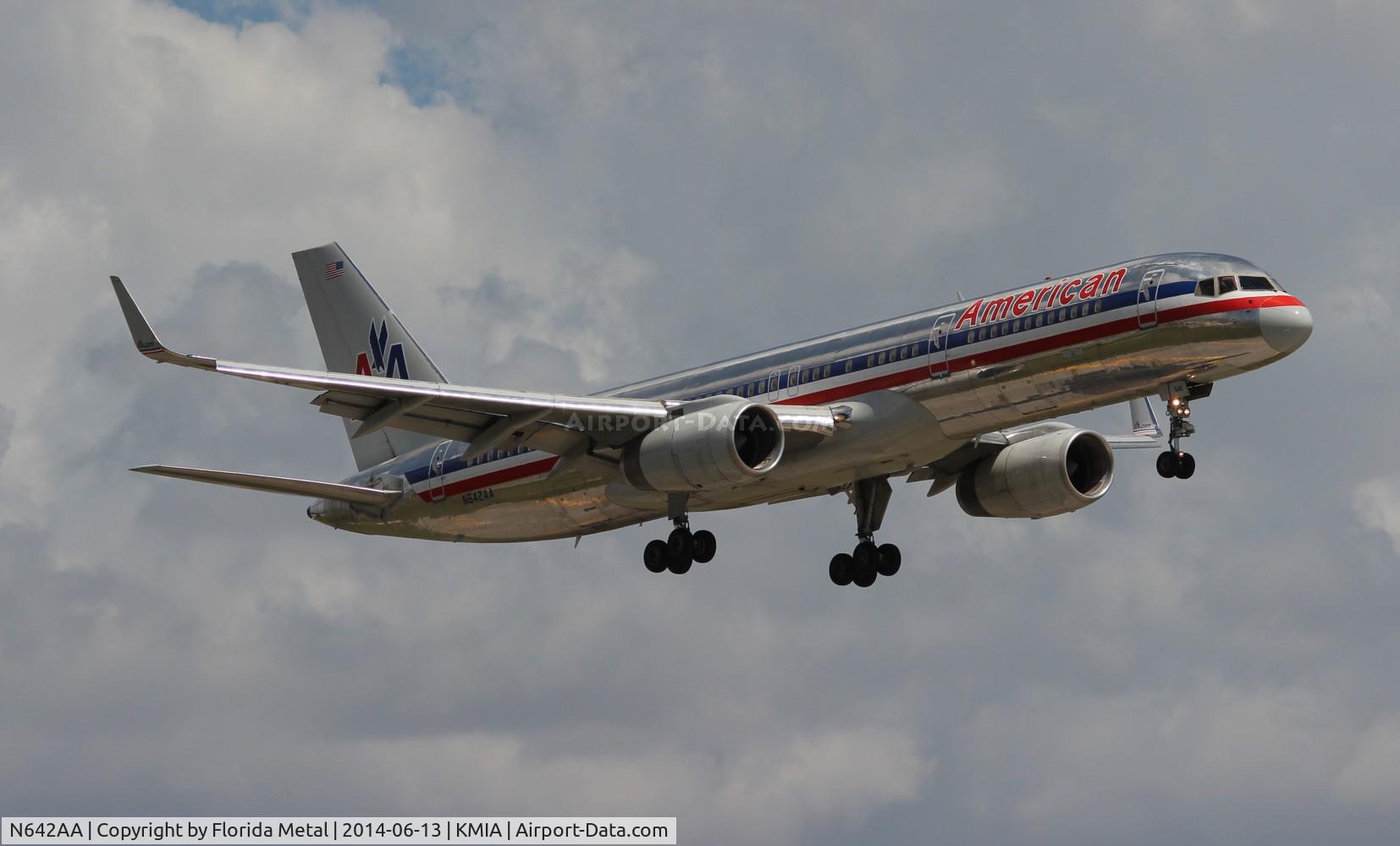 N642AA, 1991 Boeing 757-223 C/N 24600, AAL 752 oc zx ORD-MIA