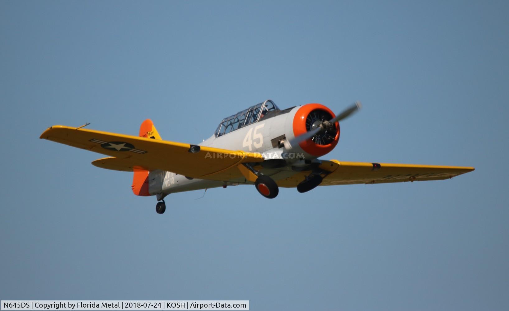 N645DS, 1944 North American SNJ-5 Texan Texan C/N 88-17678, OSH 18 zx