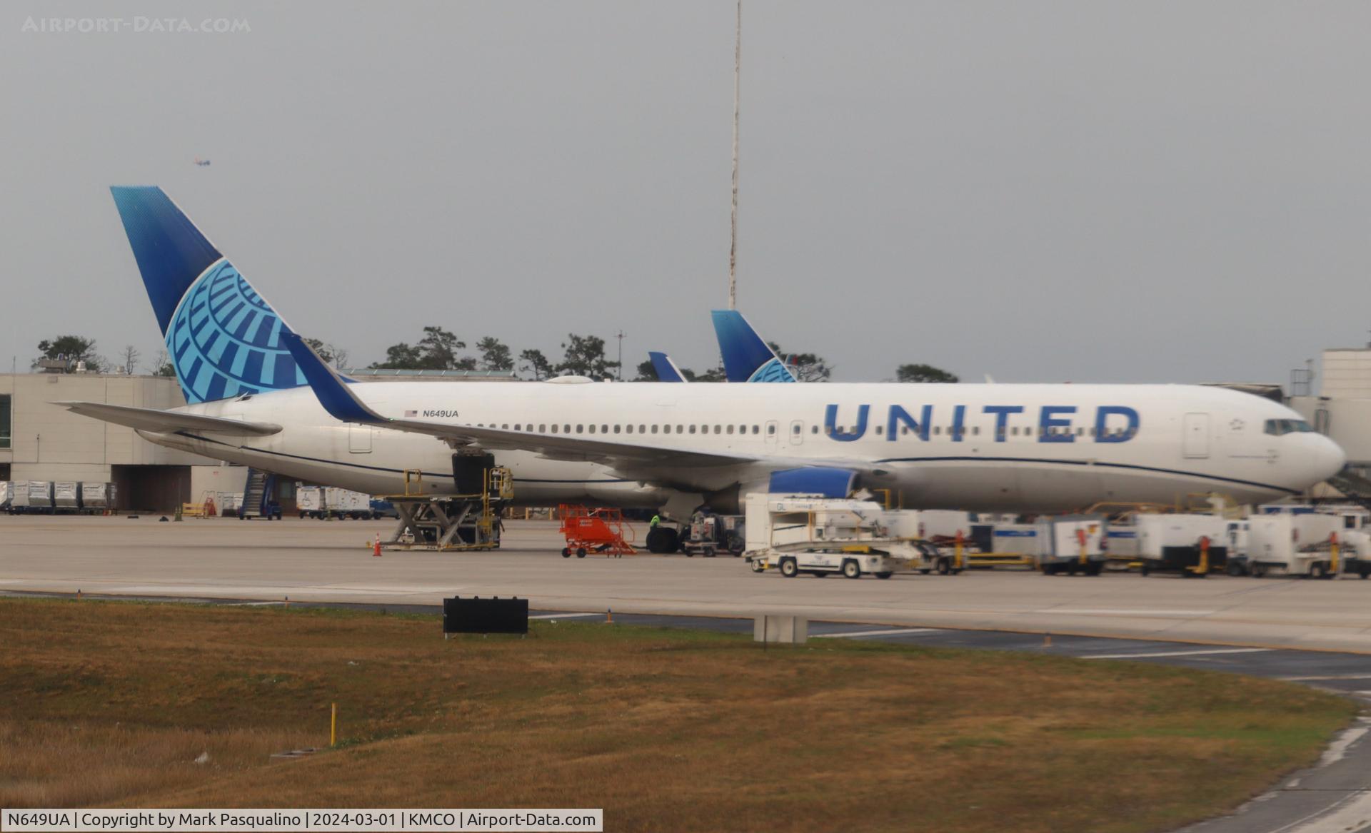 N649UA, 1992 Boeing 767-322 C/N 25286, Boeing 767-322