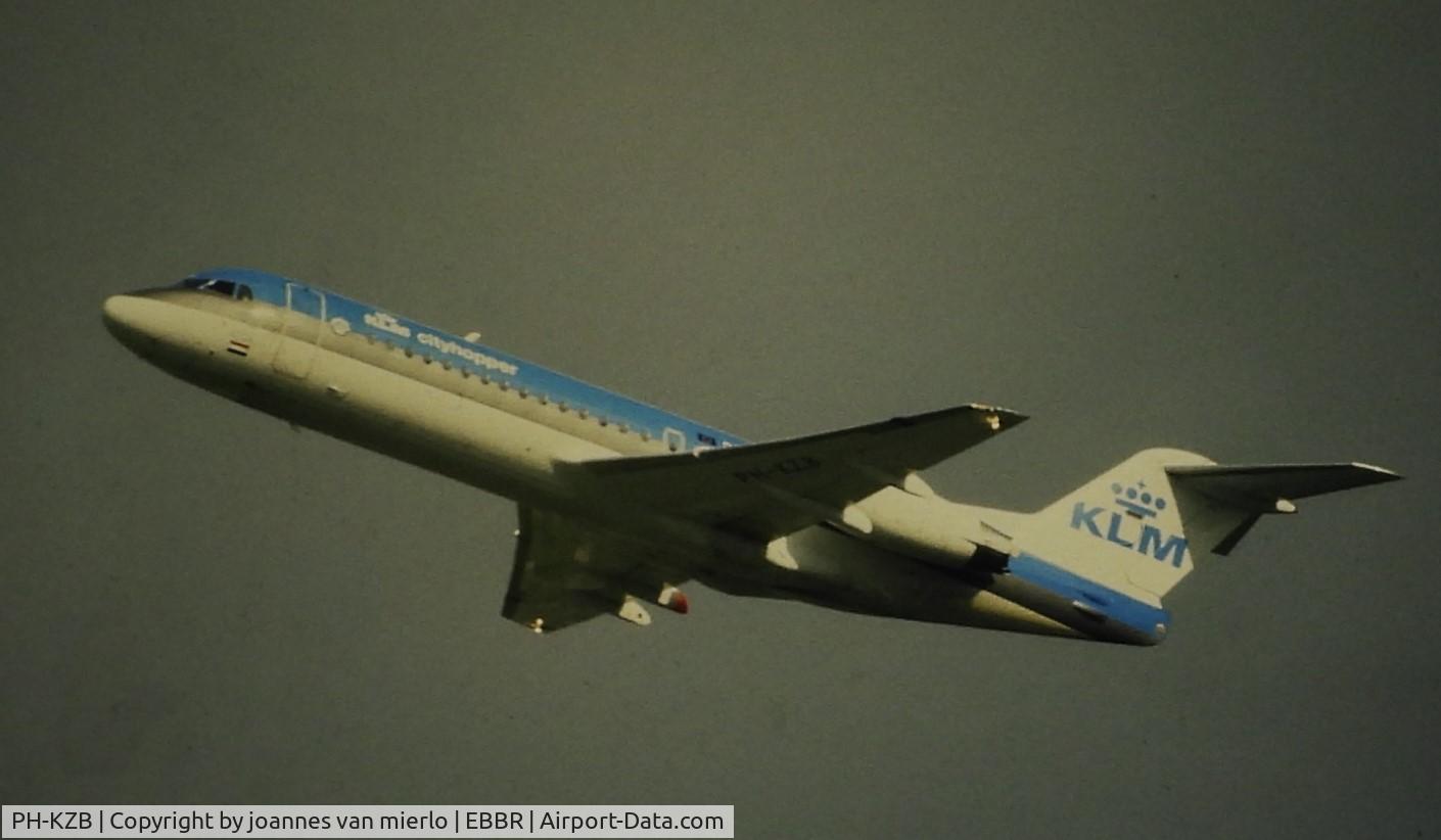 PH-KZB, 1996 Fokker 70 (F-28-070) C/N 11562, ex-slide