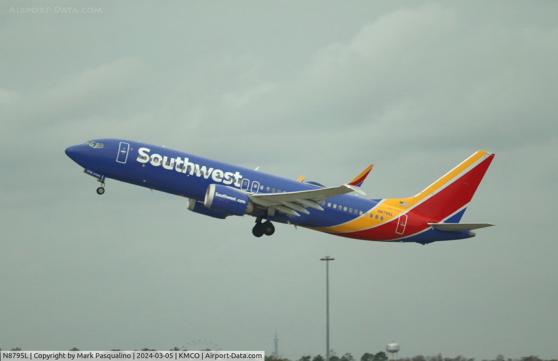 N8795L, 2022 Boeing 737-8 MAX C/N 67785, Boeing 737-8 MAX