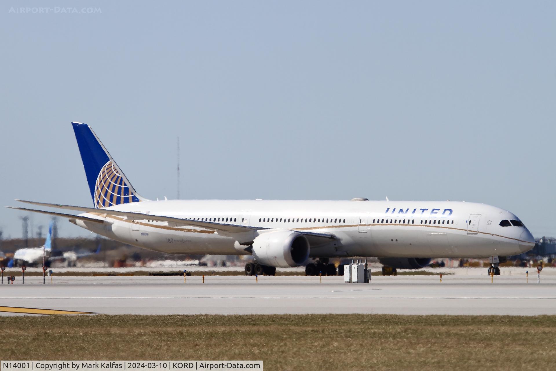 N14001, 2018 Boeing 787-10 Dreamliner Dreamliner C/N 40936, B78X United Airlines Boeing 787-10 Dreamliner N14001 UAL952 EDDM-KORD