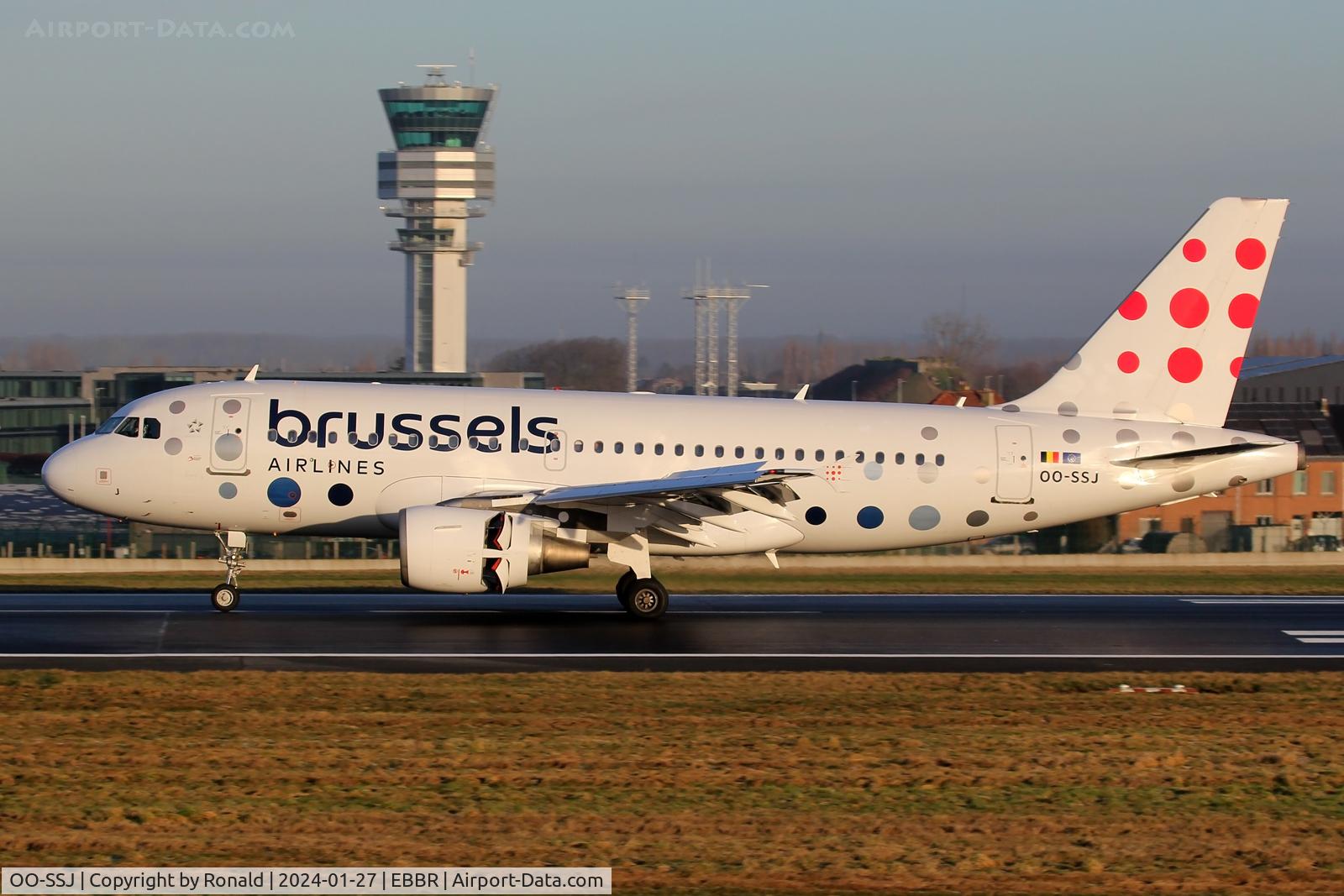 OO-SSJ, 2002 Airbus A319-111 C/N 1759, at ebbr