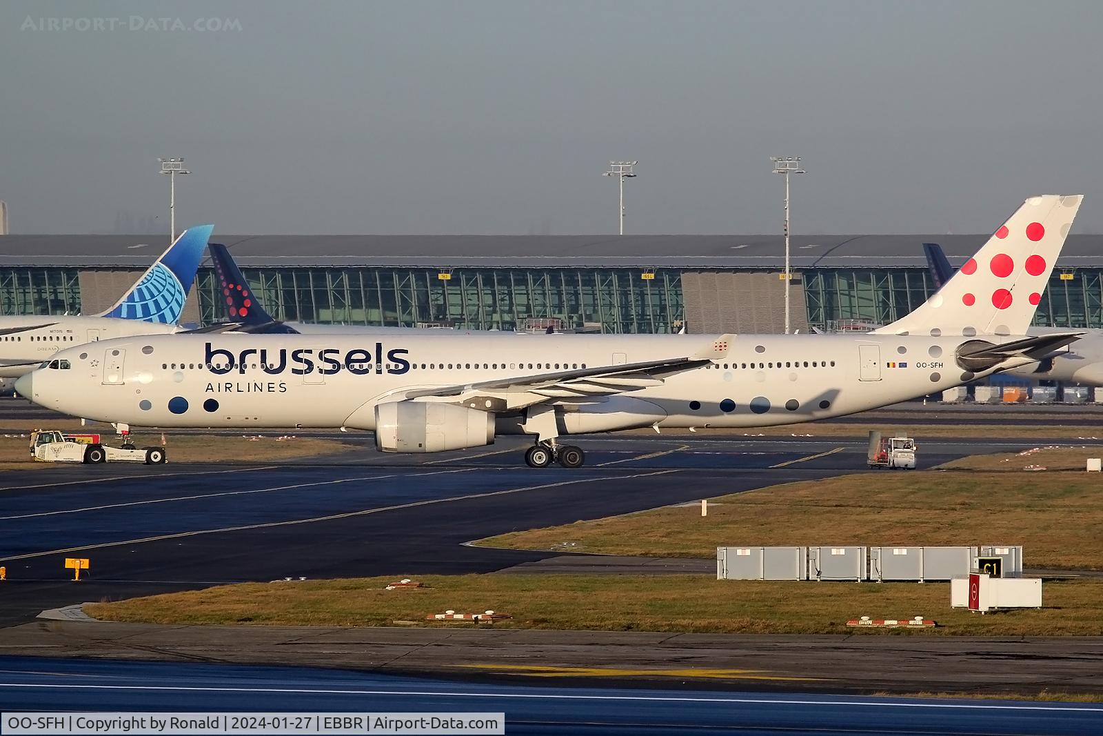 OO-SFH, 2005 Airbus A330-343 C/N 679, at ebbr
