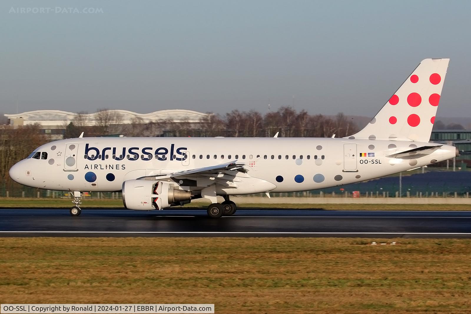 OO-SSL, 2002 Airbus A319-111 C/N 1803, at ebbr