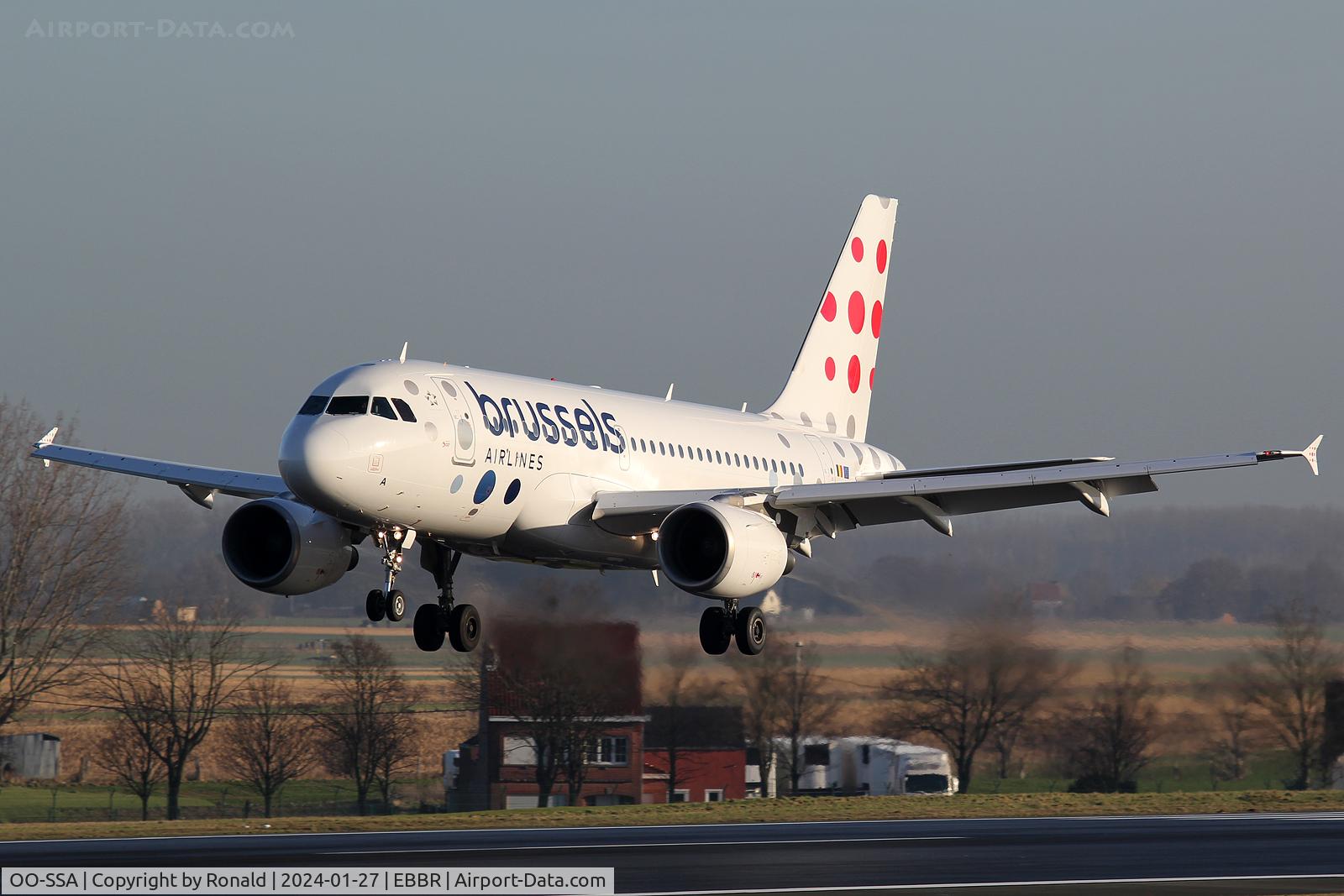 OO-SSA, 2005 Airbus A319-111 C/N 2392, at ebbr