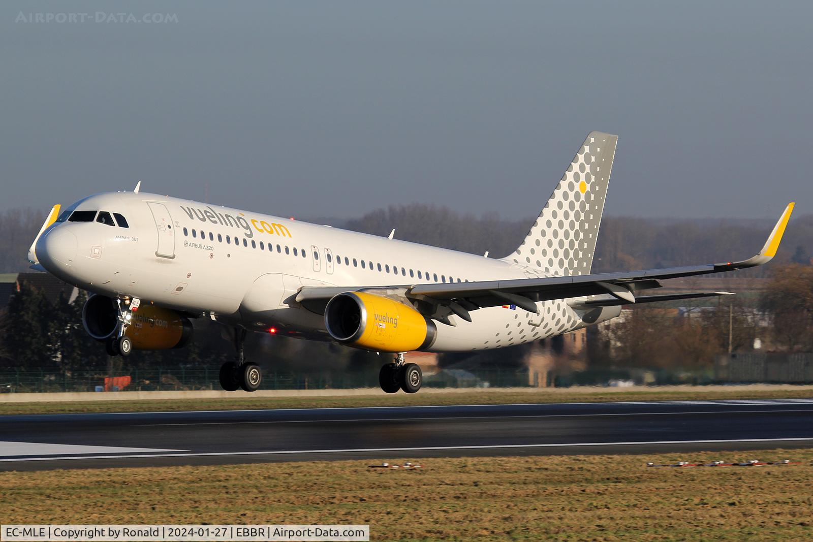 EC-MLE, 2016 Airbus A320-232 C/N 7109, at ebbr