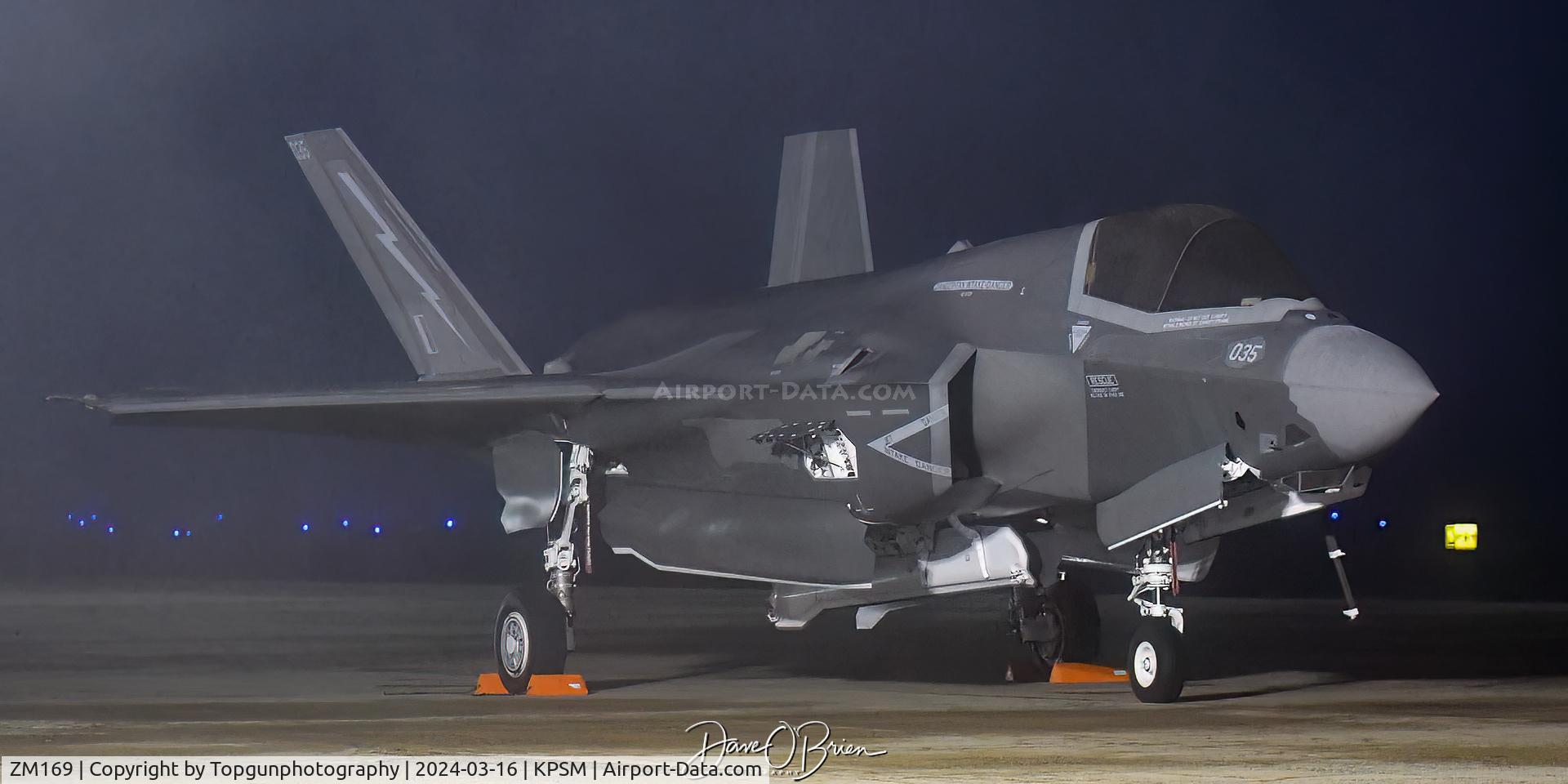 ZM169, 2023 Lockheed Martin F-35B Lightning II C/N BK-35, Ground crew already prepping jets for departure