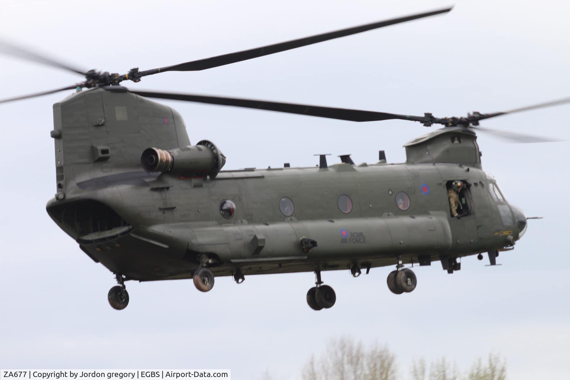 ZA677, 1981 Boeing Vertol Chinook HC.4 C/N M/A008/B-824/M7012, Chinook visting Shobdon Airfield in herefordshire