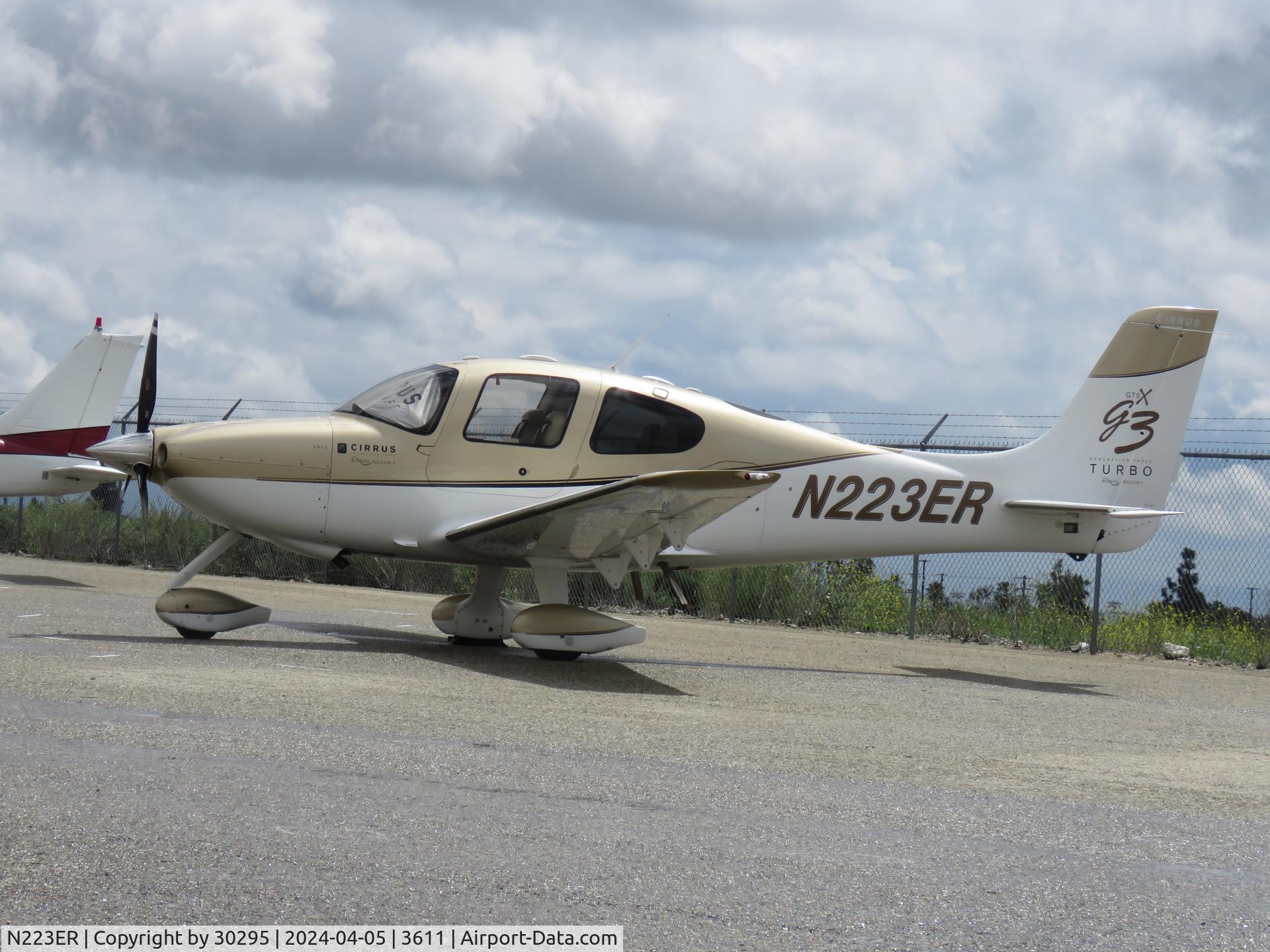 N223ER, 2007 Cirrus SR22 G3 X Turbo C/N 2658, Parked