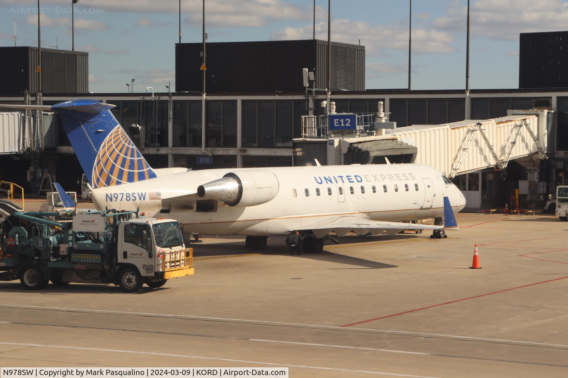 N978SW, 2004 Bombardier CRJ-200ER (CL-600-2B19) C/N 7953, CL-600-2B19