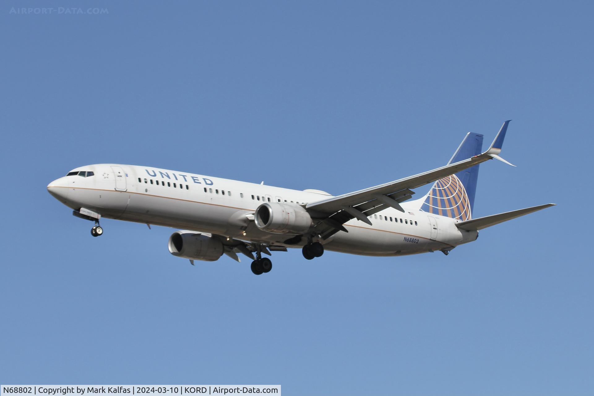 N68802, 2013 Boeing 737-924/ER C/N 42739, B739 United Airlines BOEING 737-924ER N68802 UAL1836 SRO-ORD