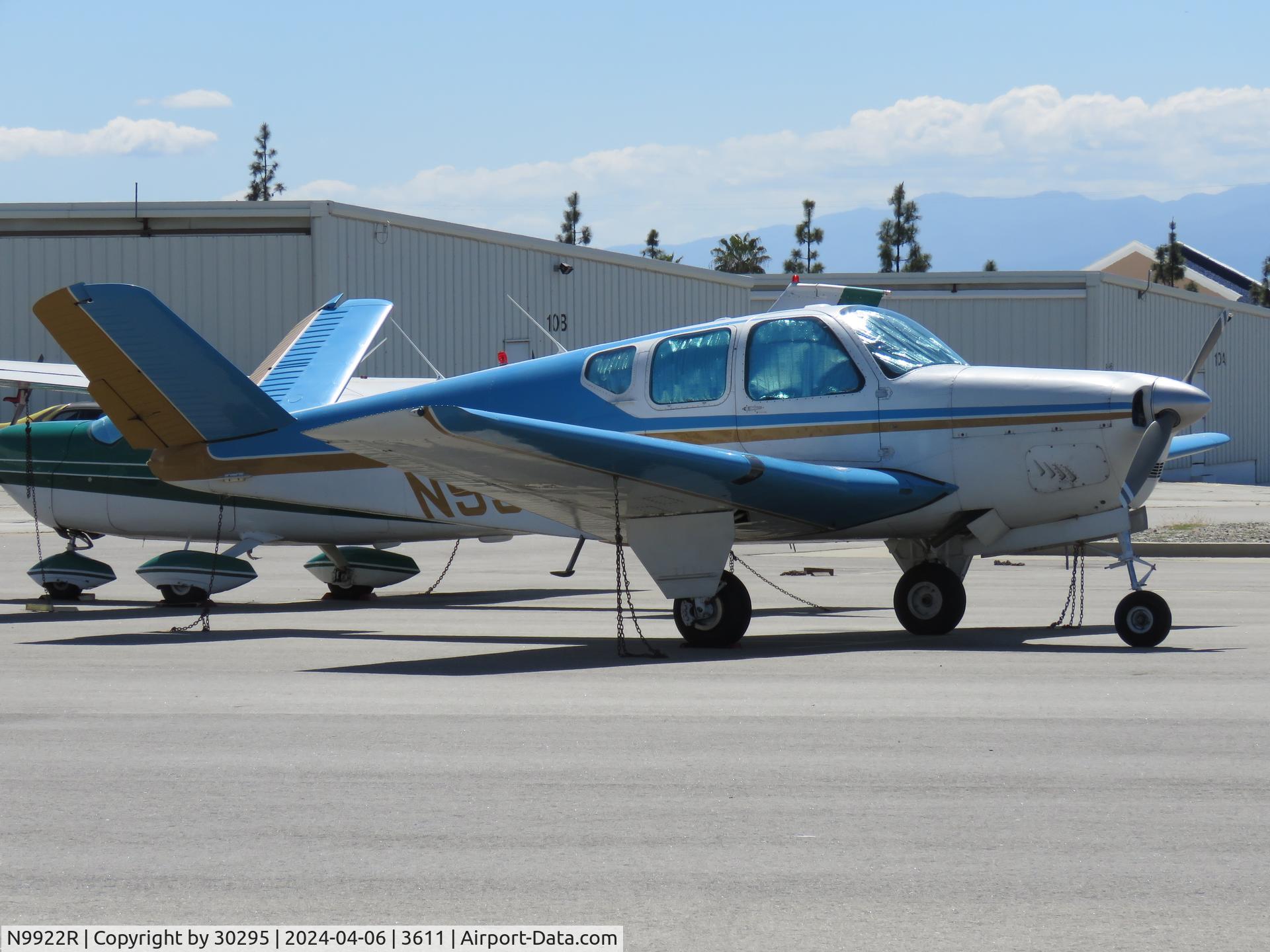 N9922R, 1960 Beech M35 Bonanza C/N D-6495, Parked
