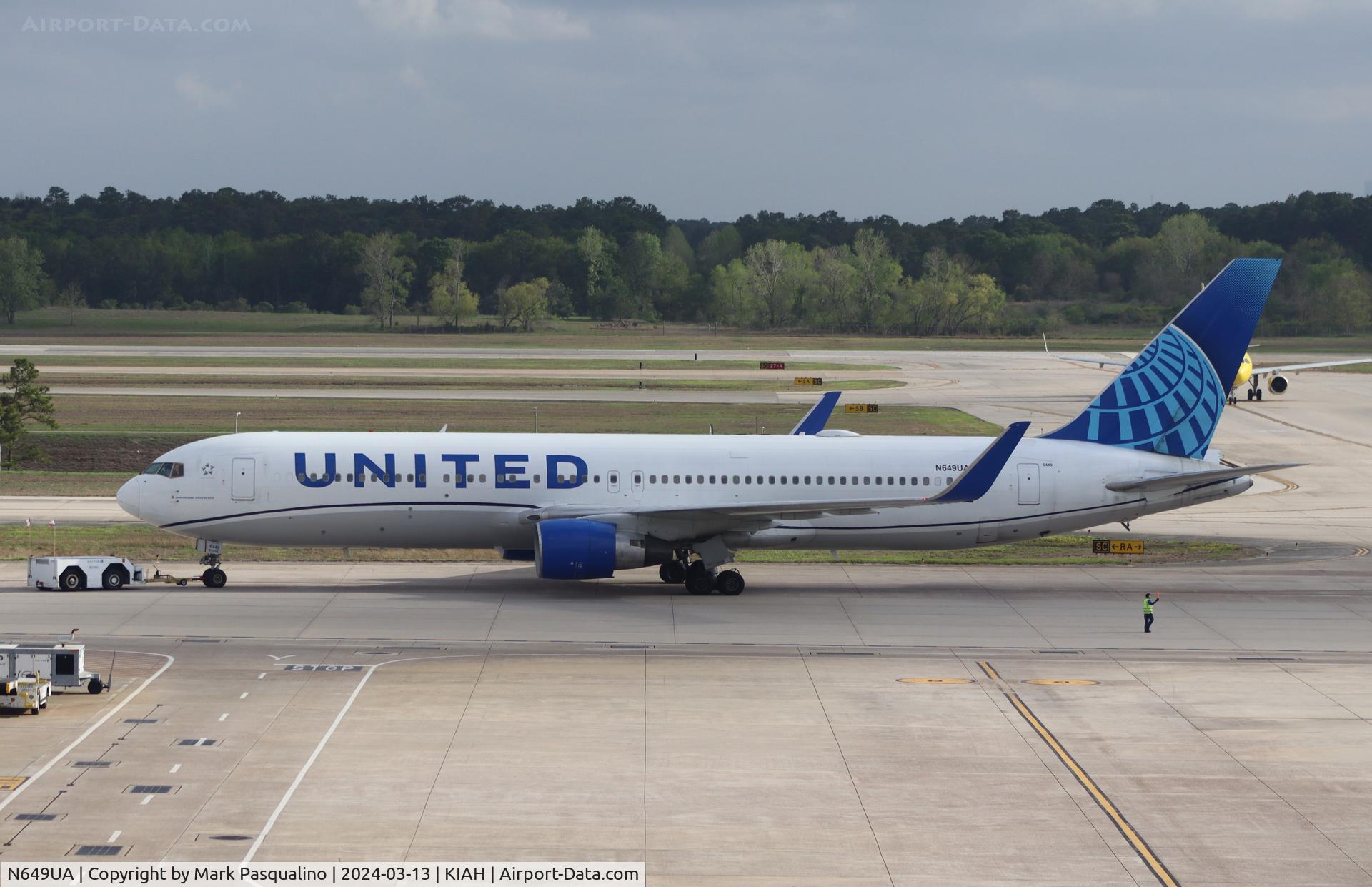 N649UA, 1992 Boeing 767-322 C/N 25286, Boeing 767-322