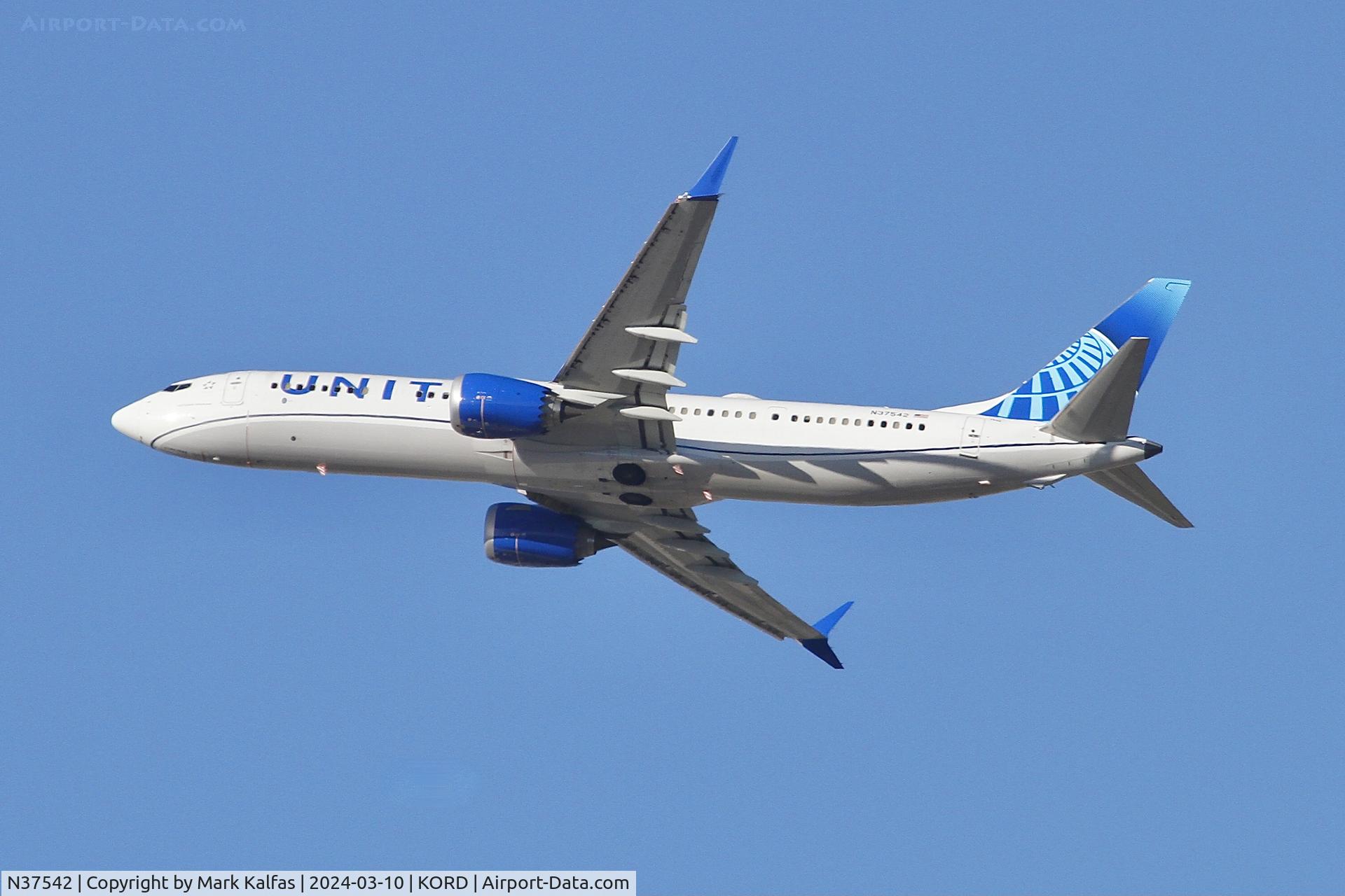 N37542, 2022 Boeing 737-9 MAX C/N 64470, B39M United Airlines Boeing 737-Max 9 N37542 UAL426 ORD-EWR