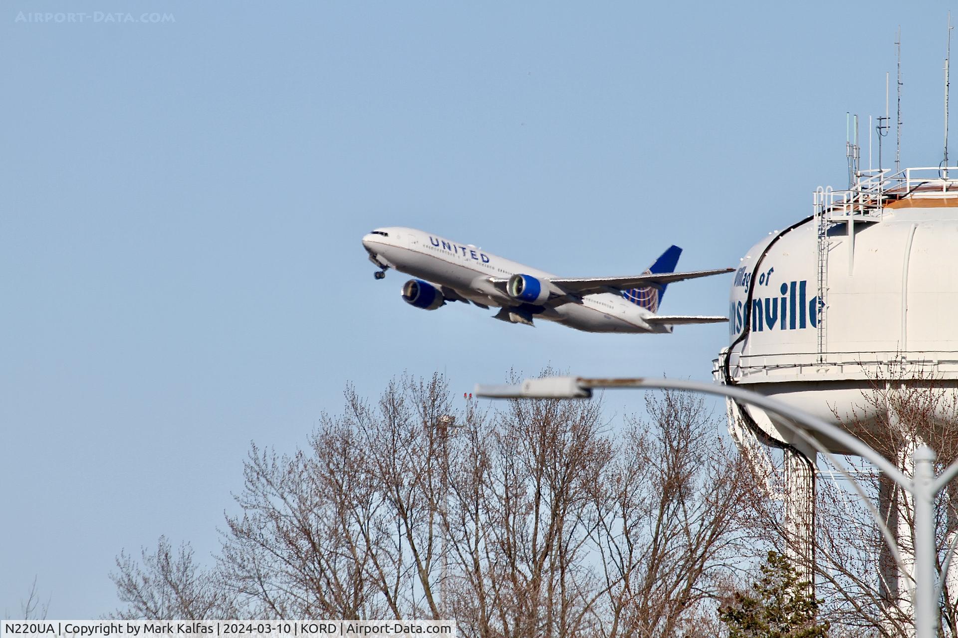 N220UA, 2001 Boeing 777-222 C/N 30223, B772 United Airlines Boeing 777-222 N220UA UAL 1755 ORD-SFO