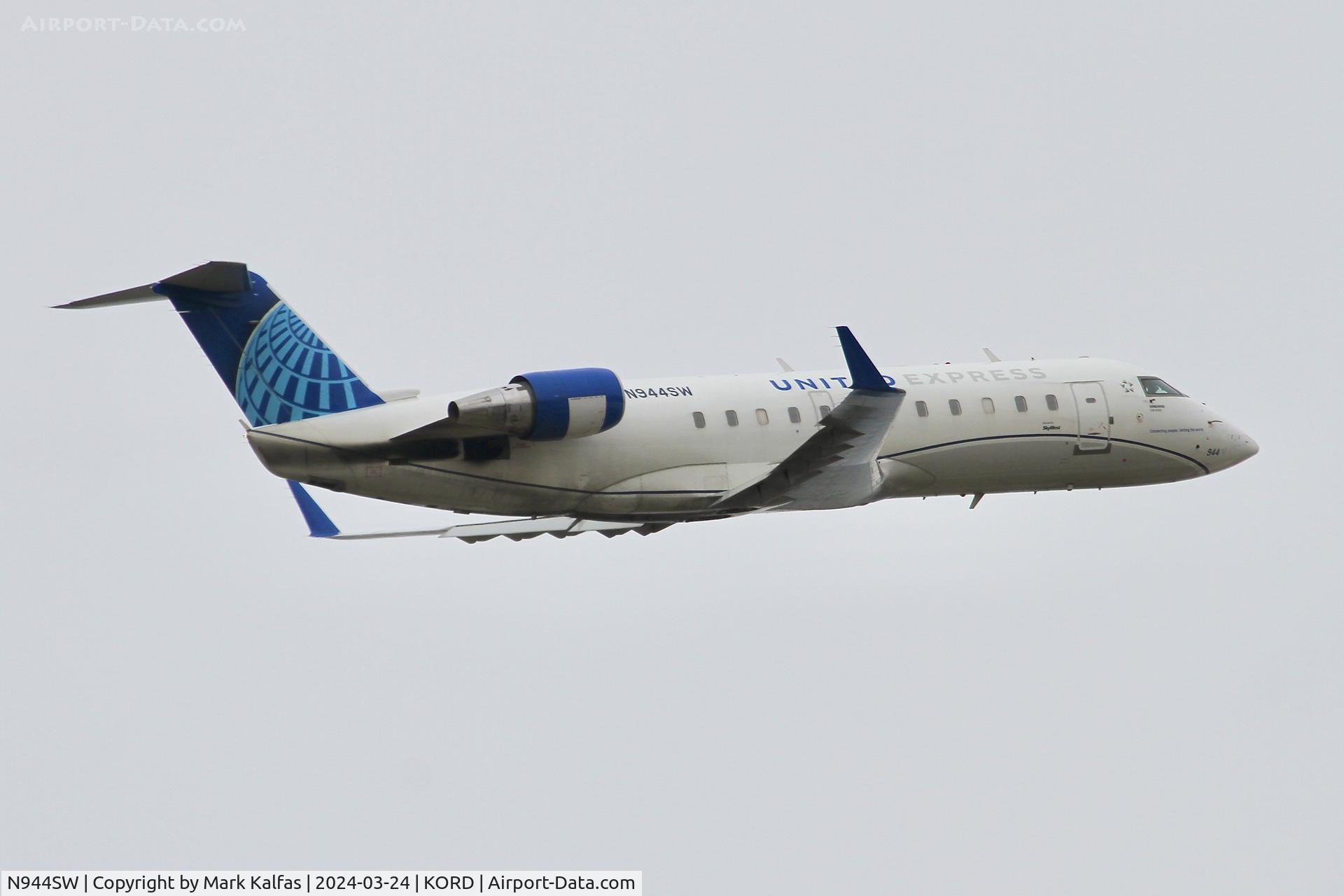 N944SW, 2003 Bombardier CRJ-200LR (CL-600-2B19) C/N 7764, CRJ2 SkyWest/United Express BOMBARDIER INC CL-600-2B19,N944SW SKW5528 ORD-CRW
