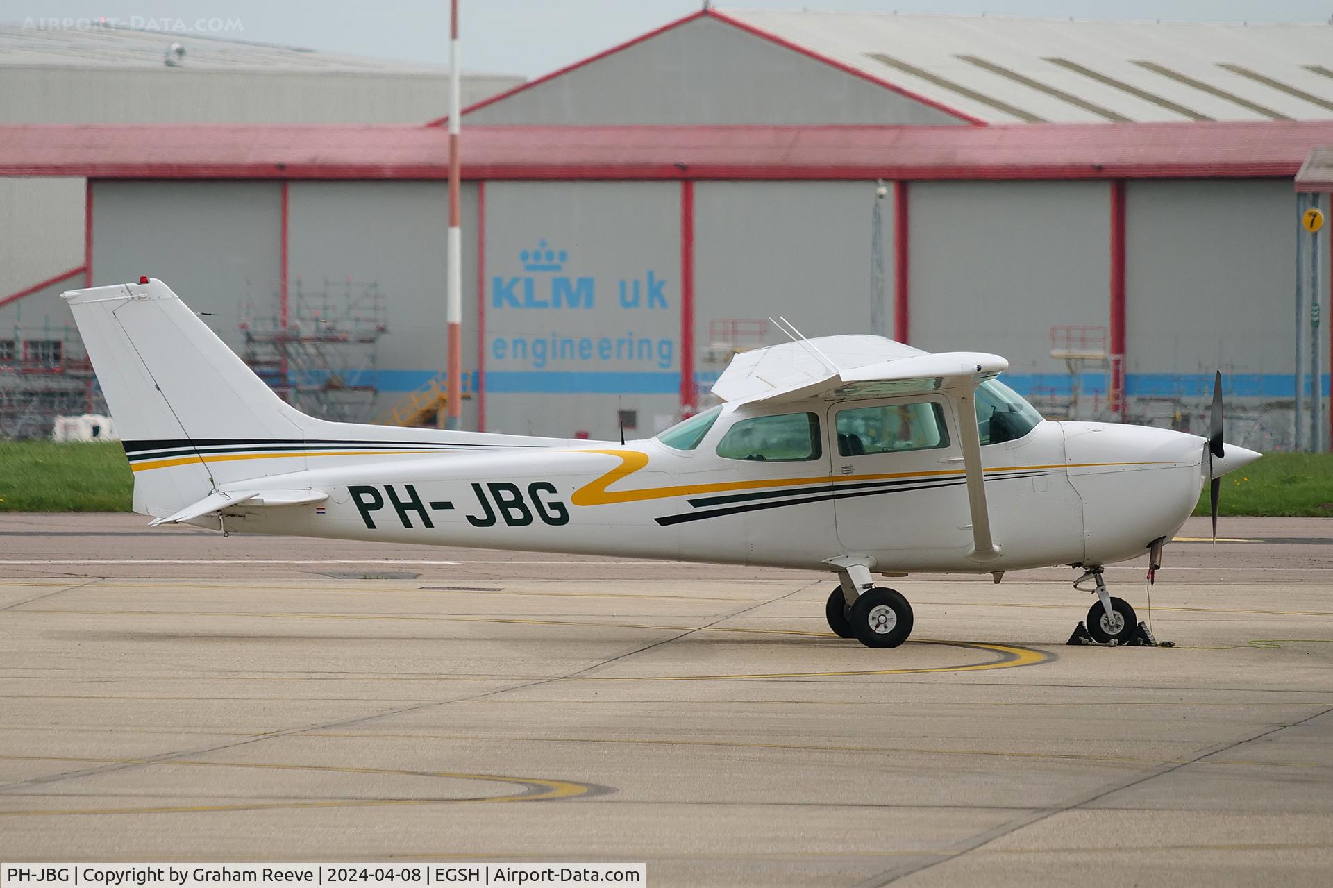 PH-JBG, 1980 Reims F172P C/N 2072, Being refuelled at Norwich.