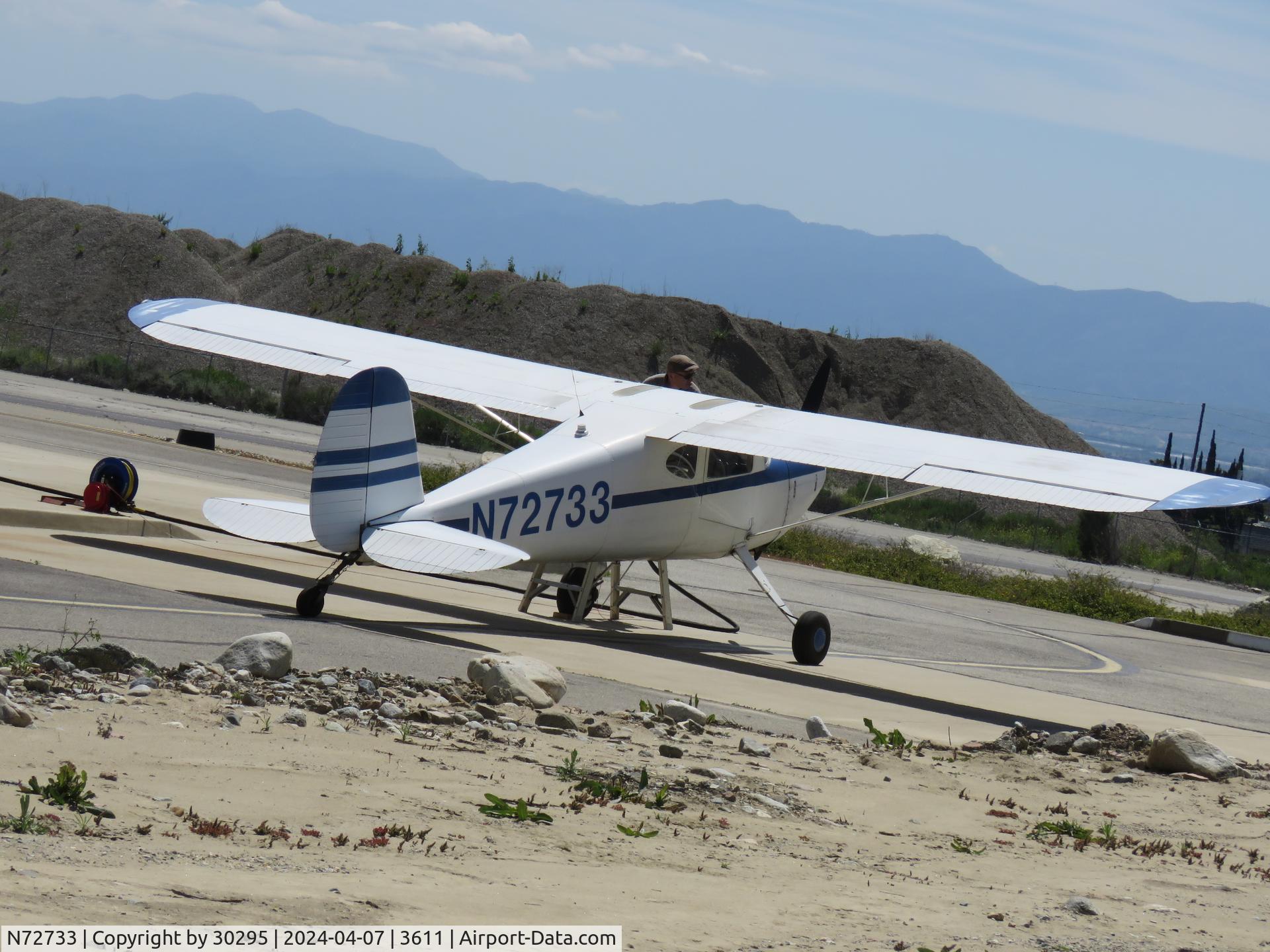 N72733, 1946 Cessna 140 C/N 9912, Fuelling