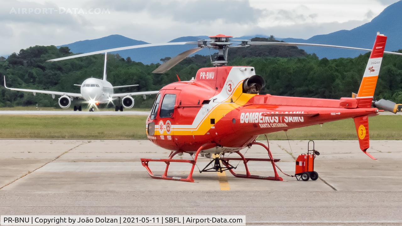 PR-BNU, 2016 Eurocopter AS350B2 C/N 7926, With an A321.