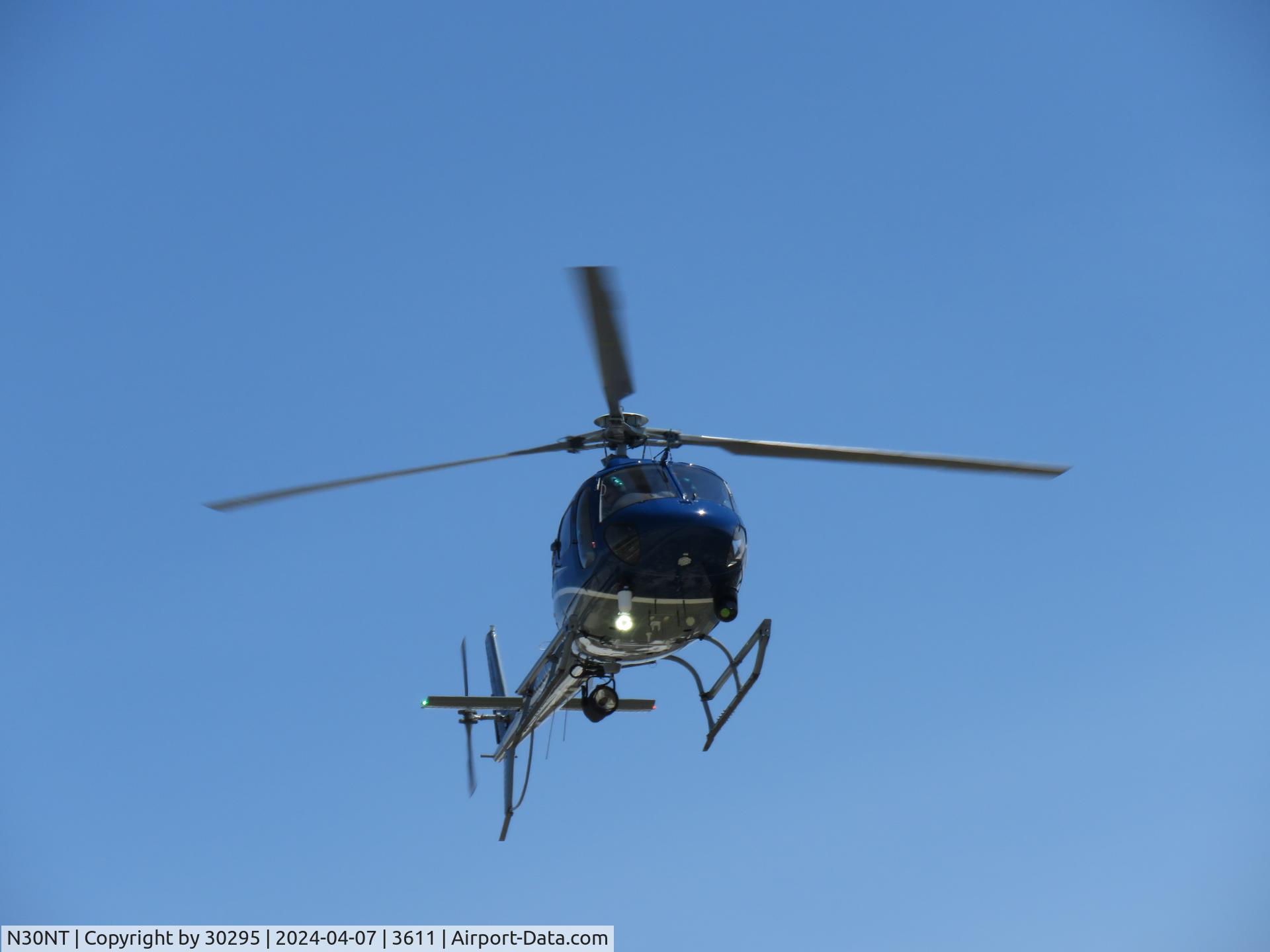 N30NT, 2020 Airbus Helicopters AS-350B-3 Ecureuil C/N 8798, Checking out back area