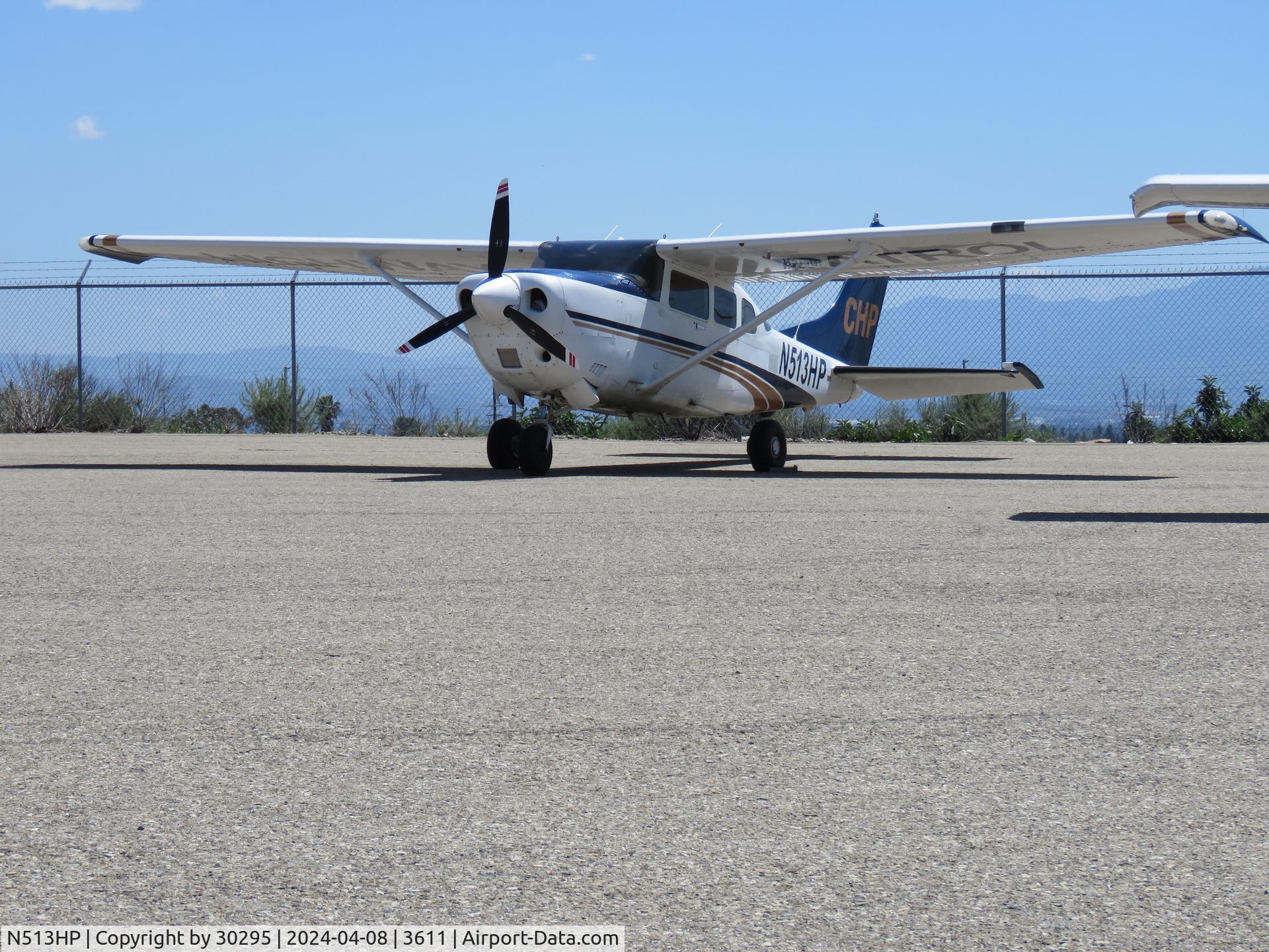 N513HP, 2001 Cessna T206H Turbo Stationair C/N T20608285, Parked
