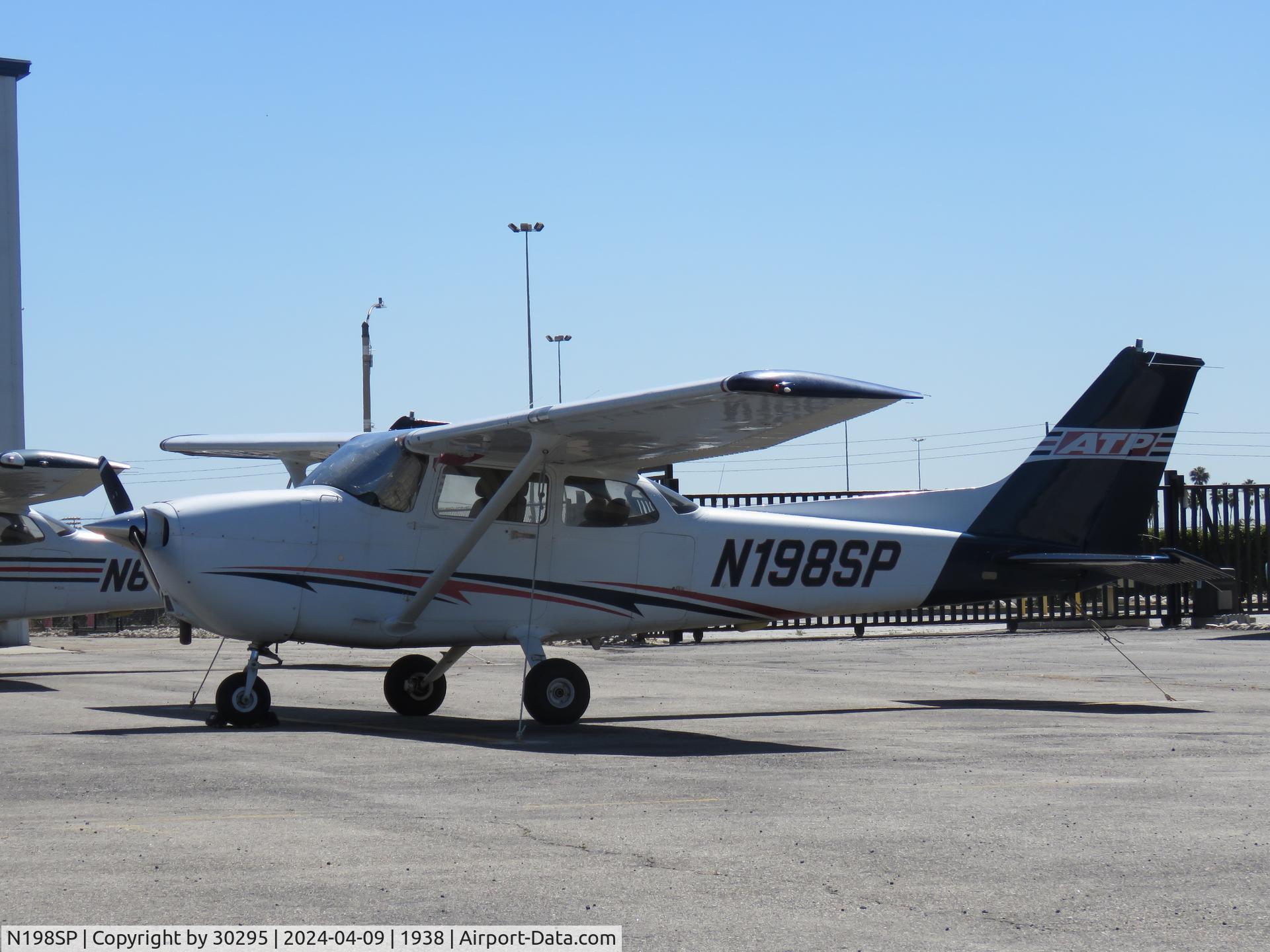 N198SP, 2003 Cessna 172S C/N 172S9465, Parked