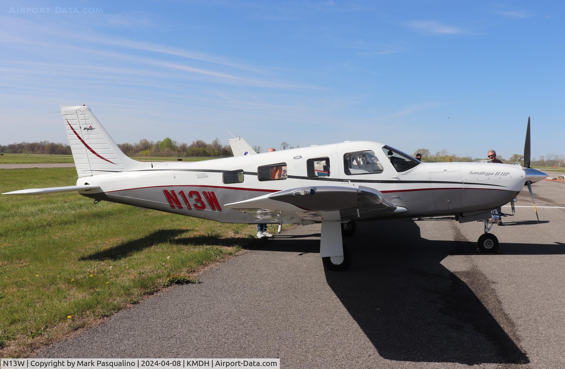N13W, 2001 Piper PA-32R-301 C/N 3246185, Piper PA-32R-301