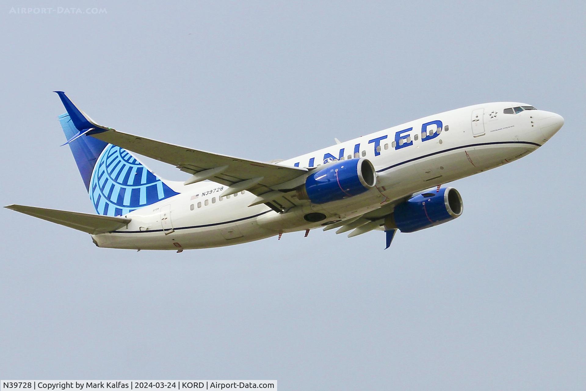 N39728, 1999 Boeing 737-724 C/N 28944, B737 United Airlines  Boeing 737-724 N39728 UAL463 ORD-SNA