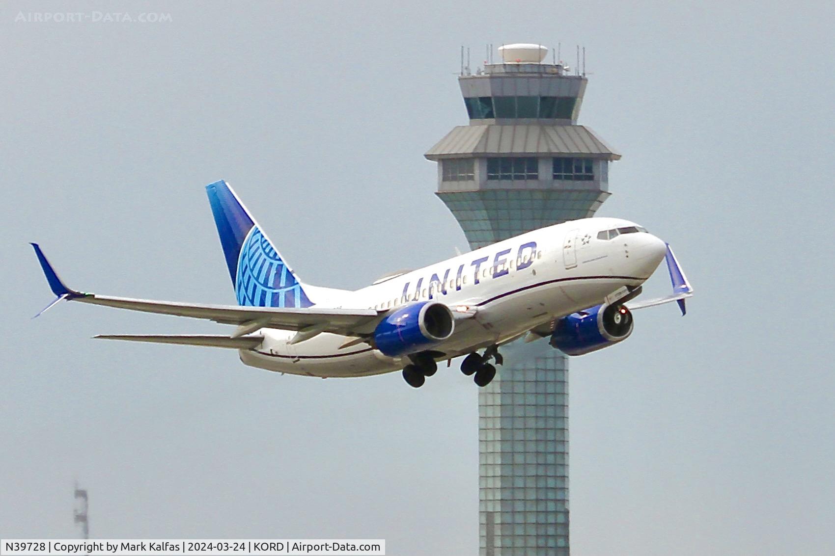 N39728, 1999 Boeing 737-724 C/N 28944, B737 United Airlines  Boeing 737-724 N39728 UAL463 ORD-SNA