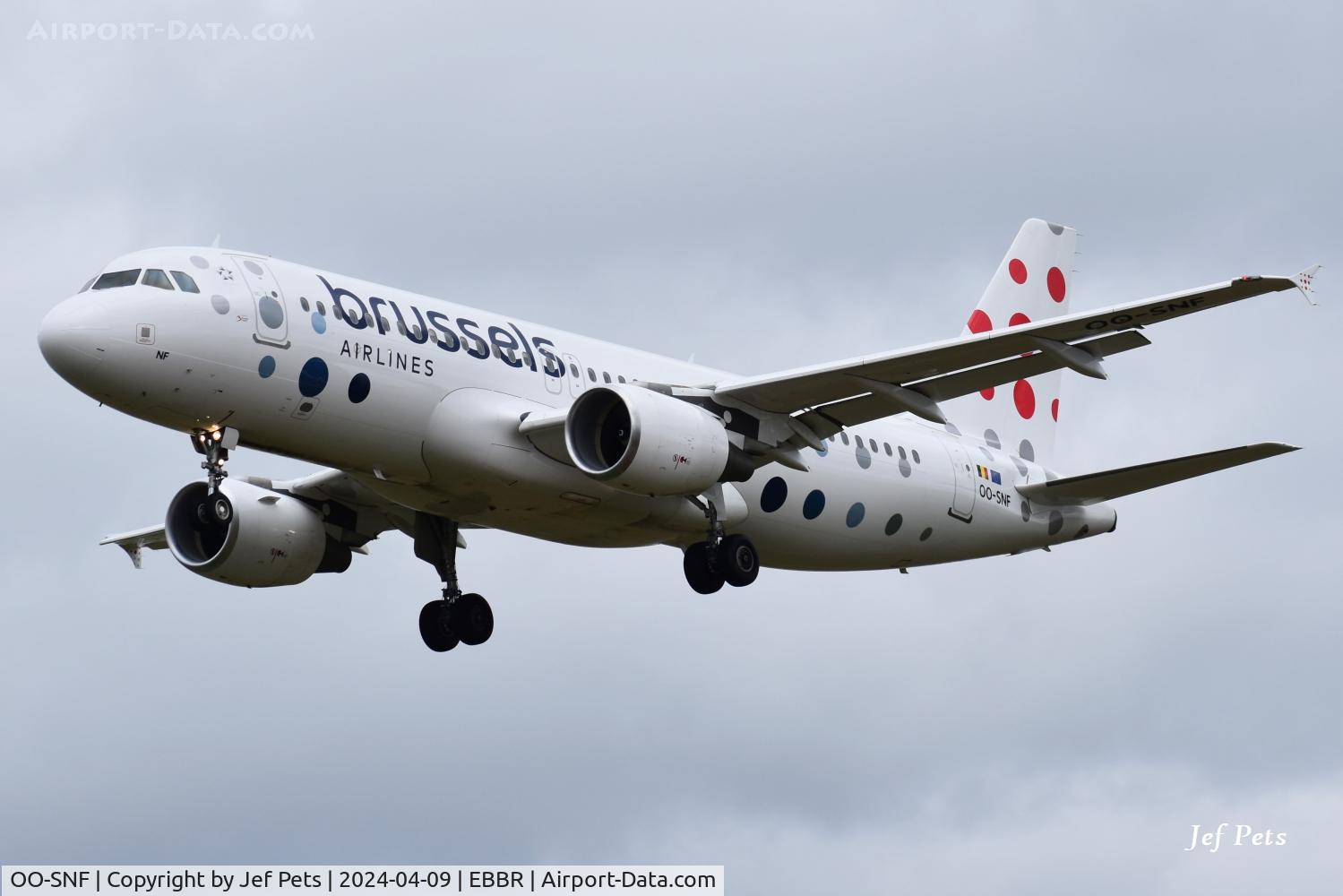 OO-SNF, 2006 Airbus A320-214 C/N 2810, OO-SNF in new livery approaching Brussels Airport.