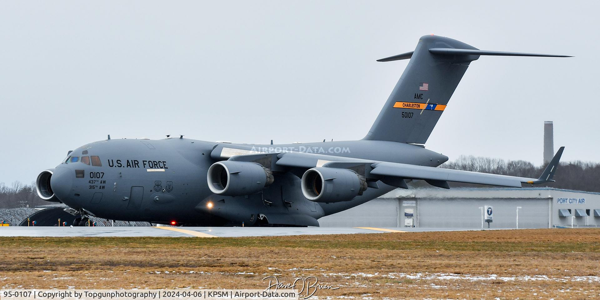 95-0107, 1995 McDonnell Douglas C-17A Globemaster III C/N P-32, After a quick turn, REACH190 ready to take the active RW34