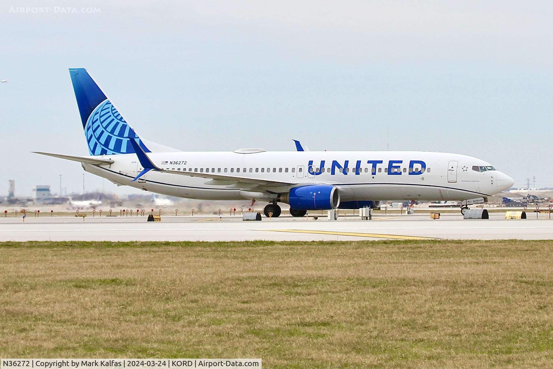 N36272, 2001 Boeing 737-824 C/N 31590, B738 United Airlines  Boeing 737-824 N36272 UAL2418 PNS-ORD