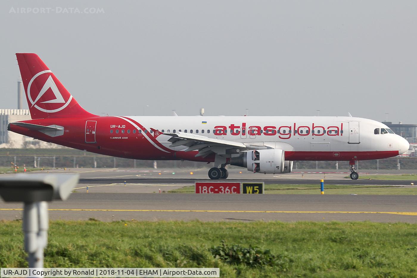 UR-AJD, 2001 Airbus A320-214 C/N 1390, at spl