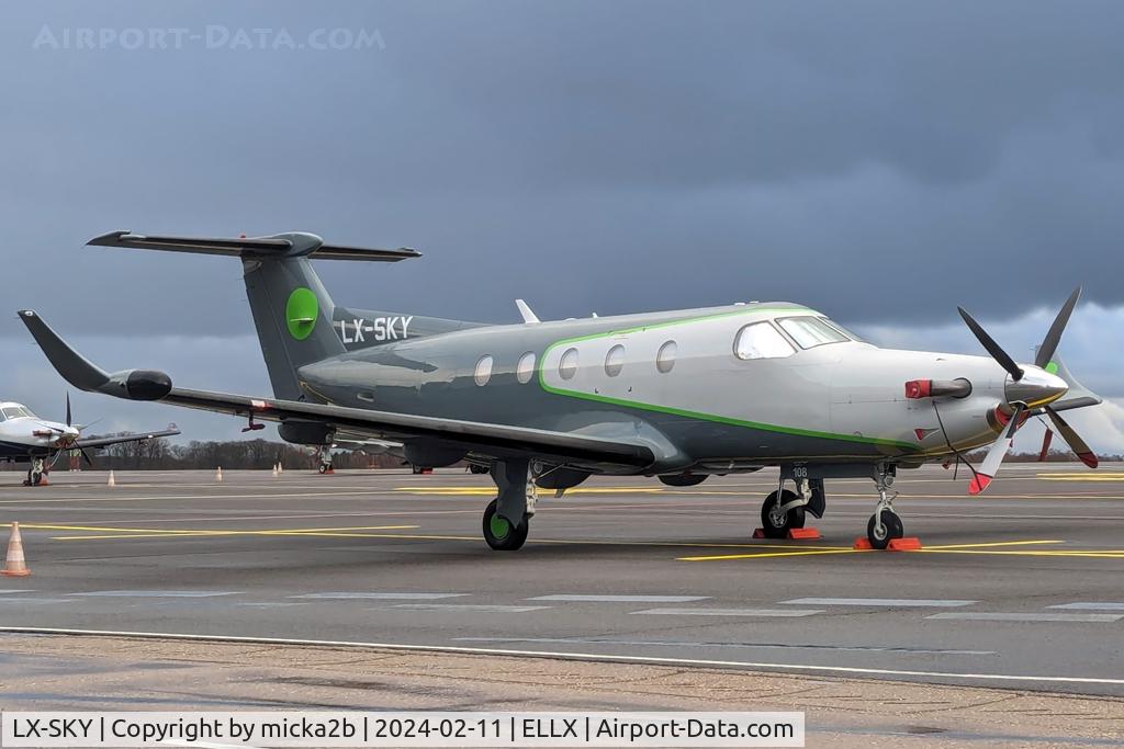 LX-SKY, 1995 Pilatus PC-12/45 C/N 108, Parked