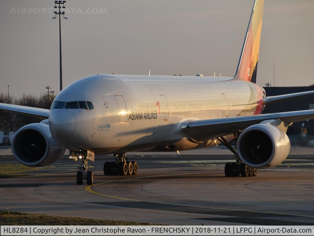 HL8284, 2013 Boeing 777-28E/ER C/N 40199, Asiana from Séoul