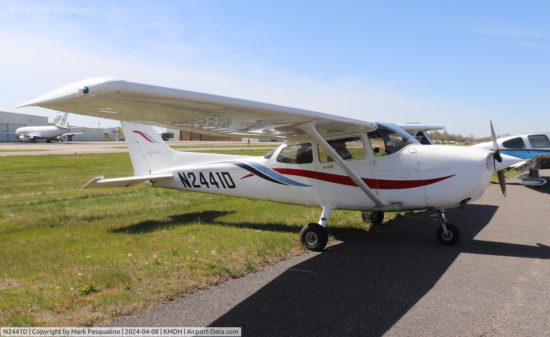 N2441D, 2000 Cessna 172R Skyhawk C/N 17280983, Cessna 172R