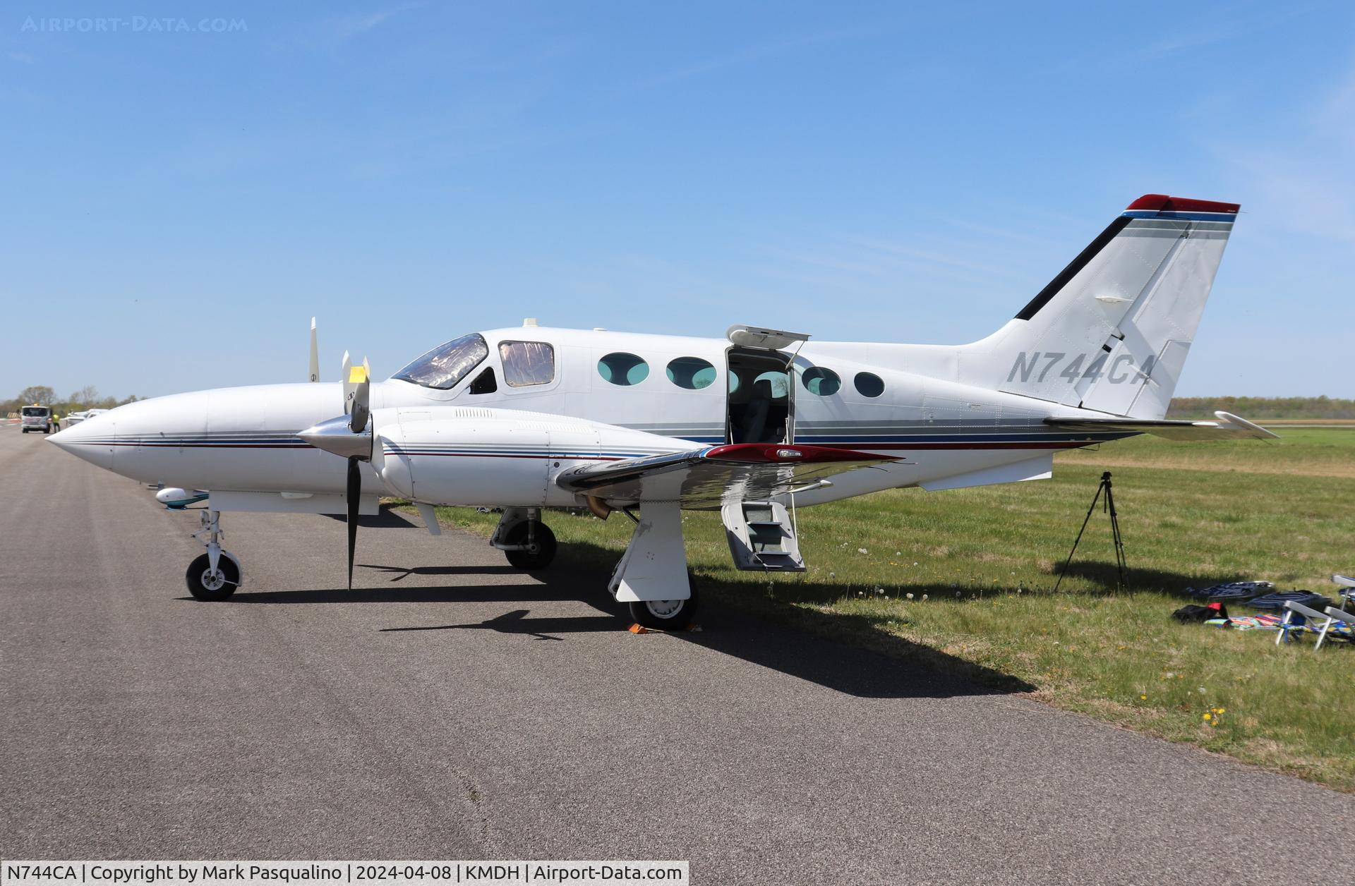 N744CA, Cessna 421C Golden Eagle C/N 421C1014, Cessna 421C