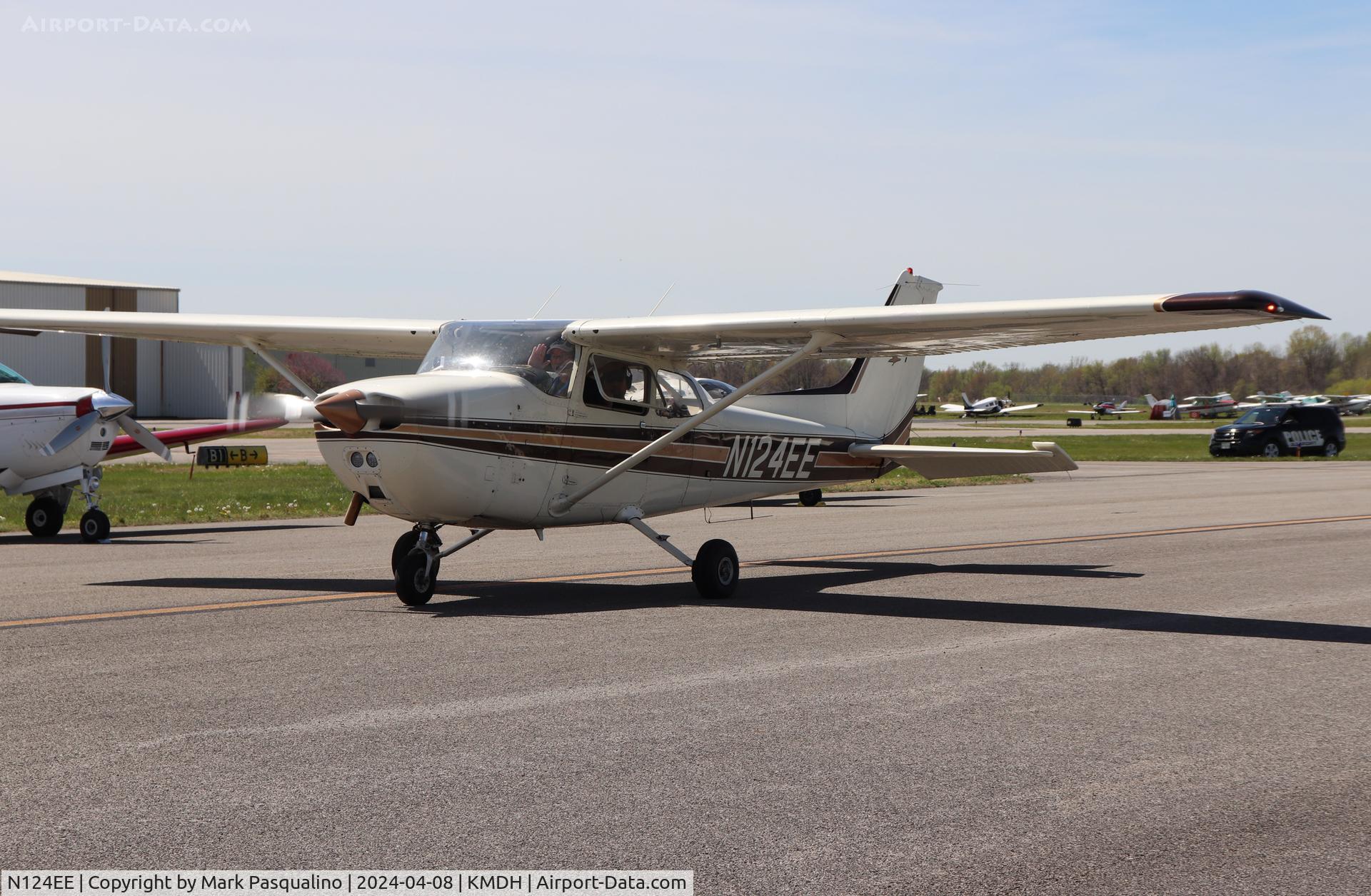 N124EE, Cessna 172N C/N 172-68996, Cessna 172N