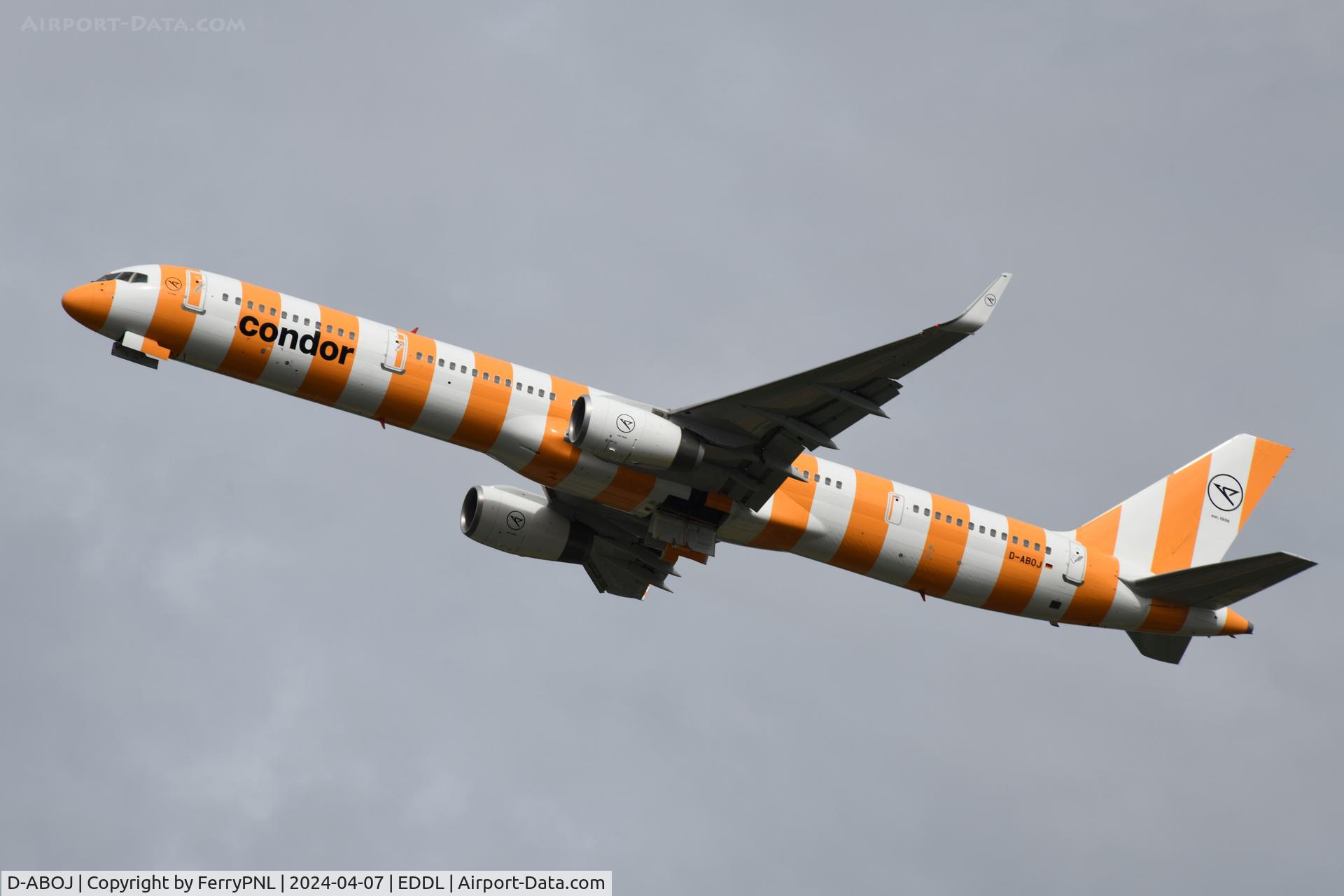 D-ABOJ, 2000 Boeing 757-330 C/N 29019, Condor B753 departing DUS
