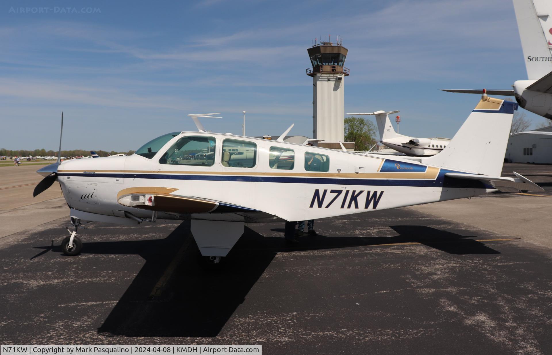 N71KW, 1977 Beech A36 Bonanza 36 C/N E-1144, Beech A36