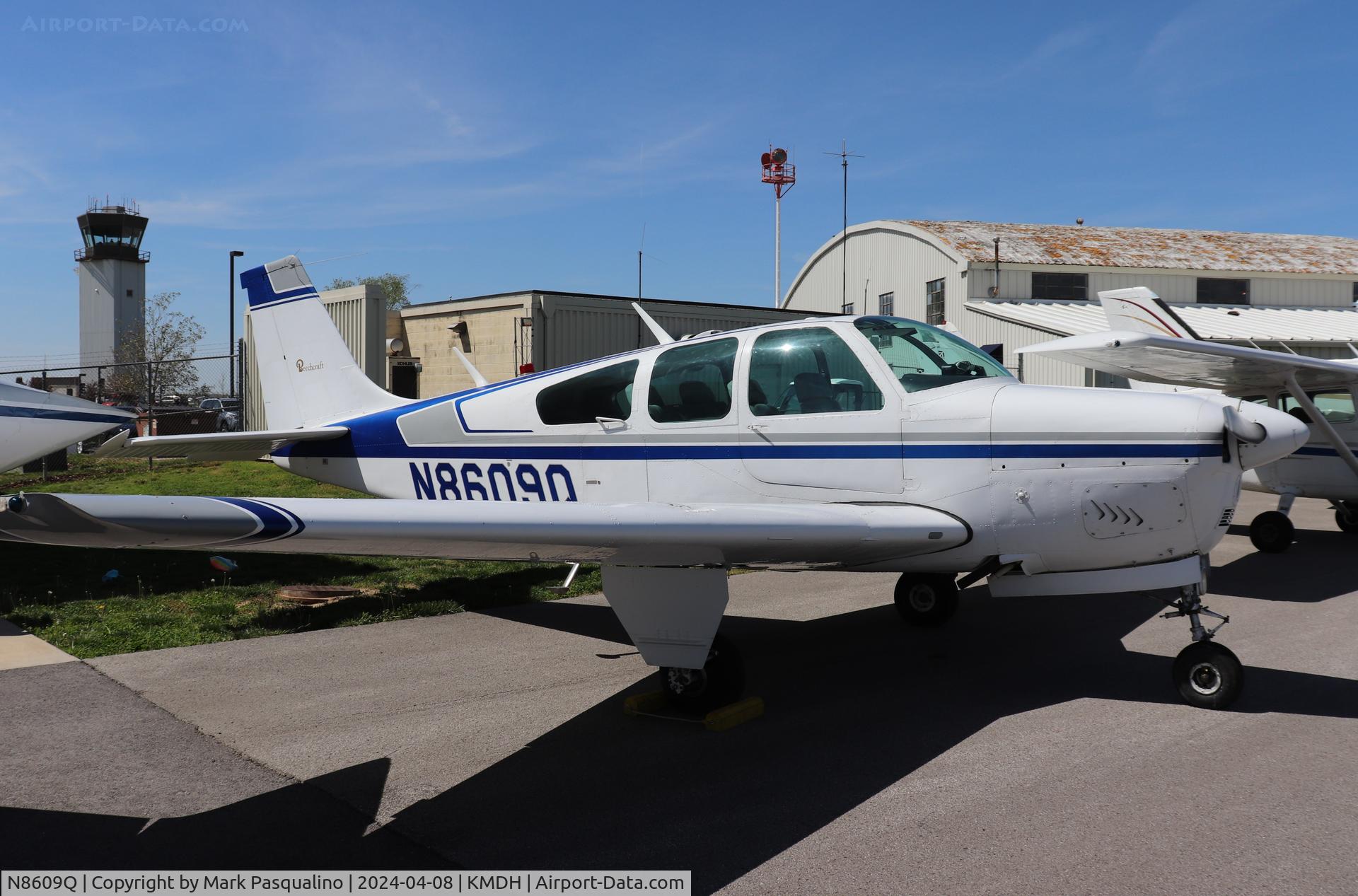 N8609Q, 1964 Beech 35-B33 Debonair C/N CD-806, Beech B33