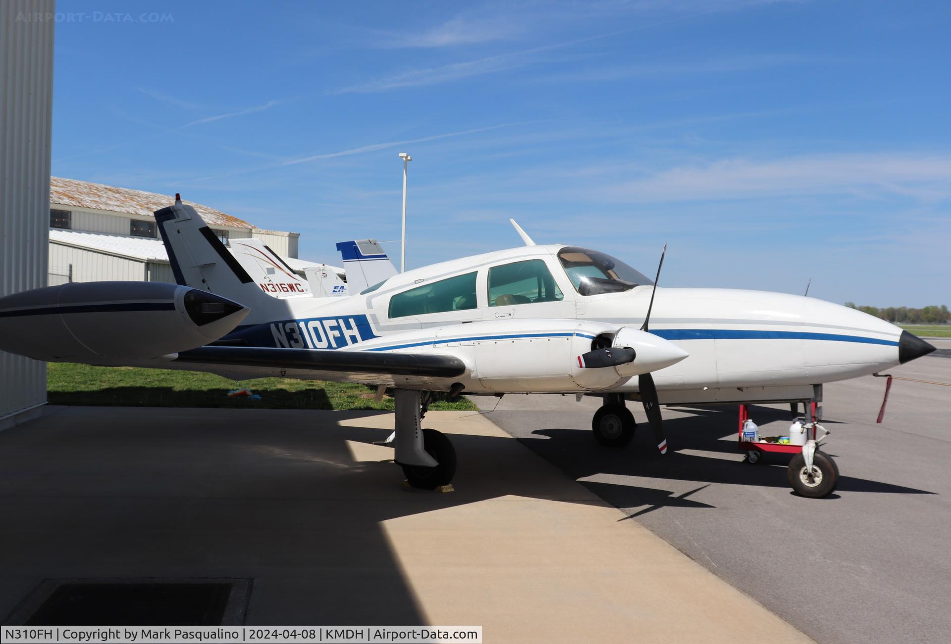 N310FH, Cessna 310R C/N 310R1887, Cessna 310R